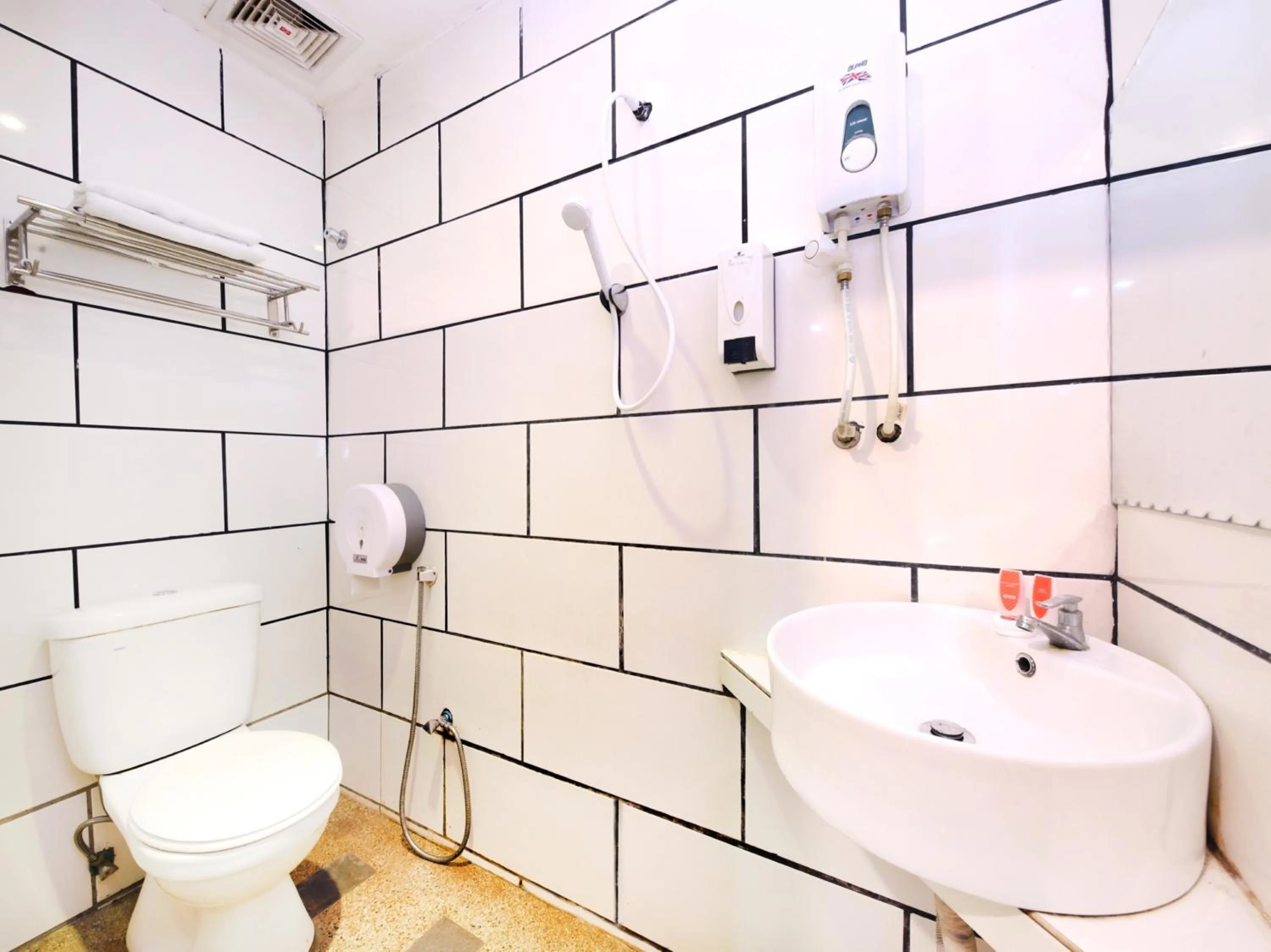 Standard Double Room in OYO 479 The Green Hotel