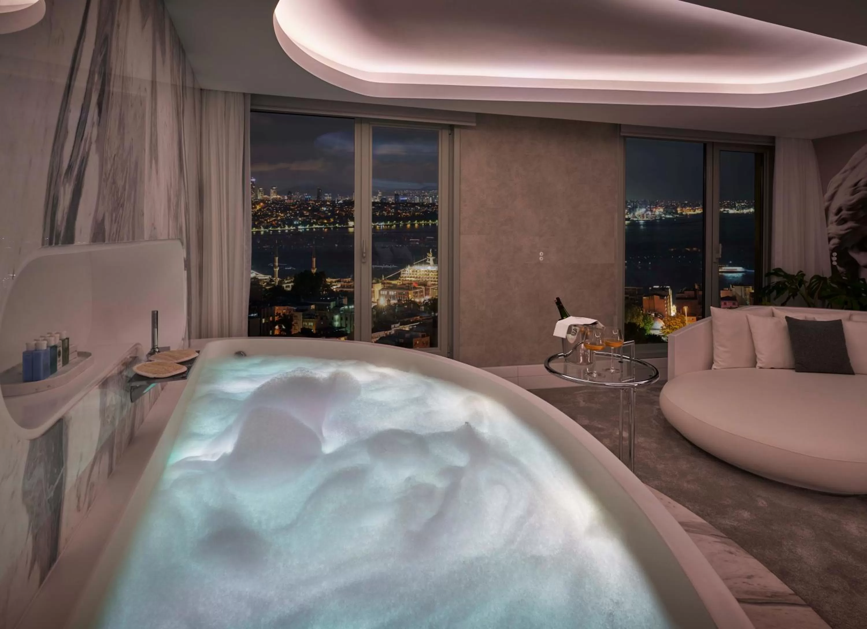 Bath in Richmond Istanbul