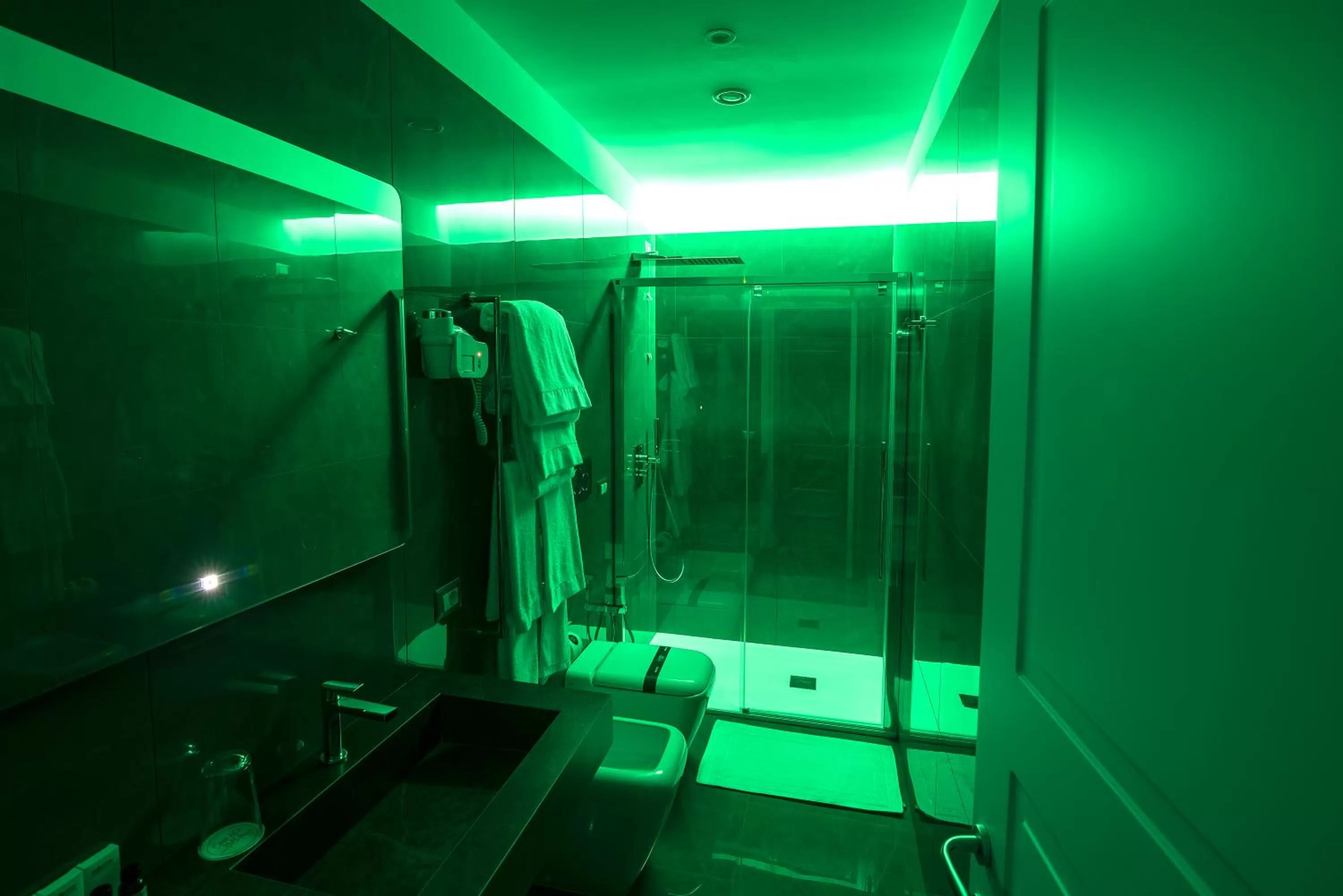 Bathroom in Caruso Place Luxury Rooms & Suites