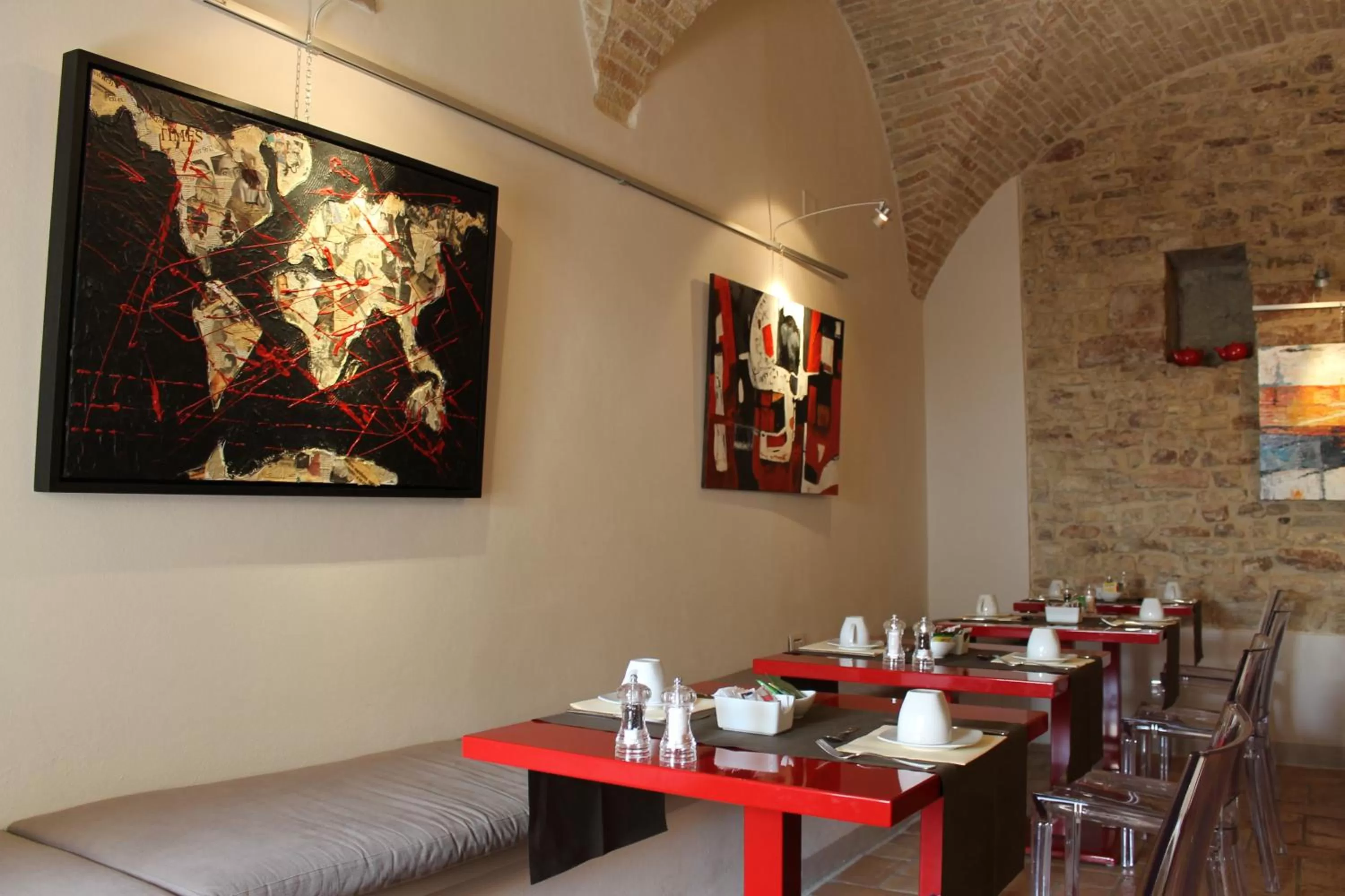 Restaurant/places to eat in Hotel Sorella Luna