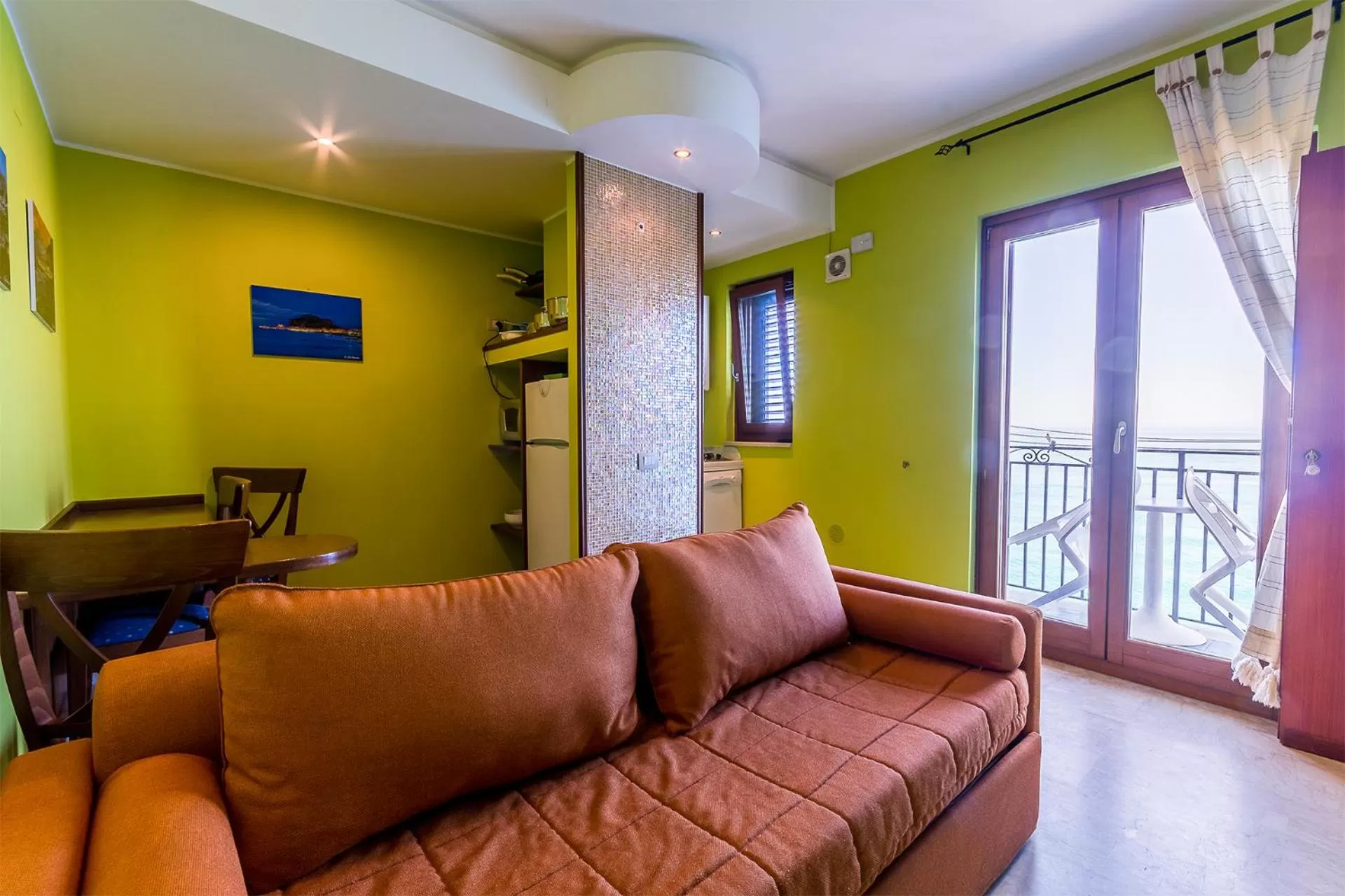 Kitchen or kitchenette, Seating Area in MiraMare Residence Cefalú