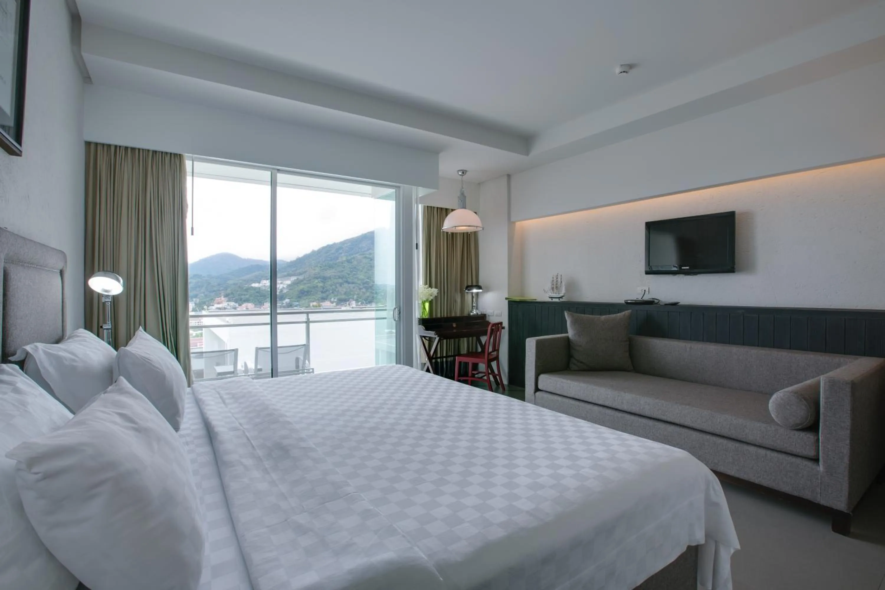 Bedroom, Bed in Sugar Palm Grand Hillside - SHA Plus