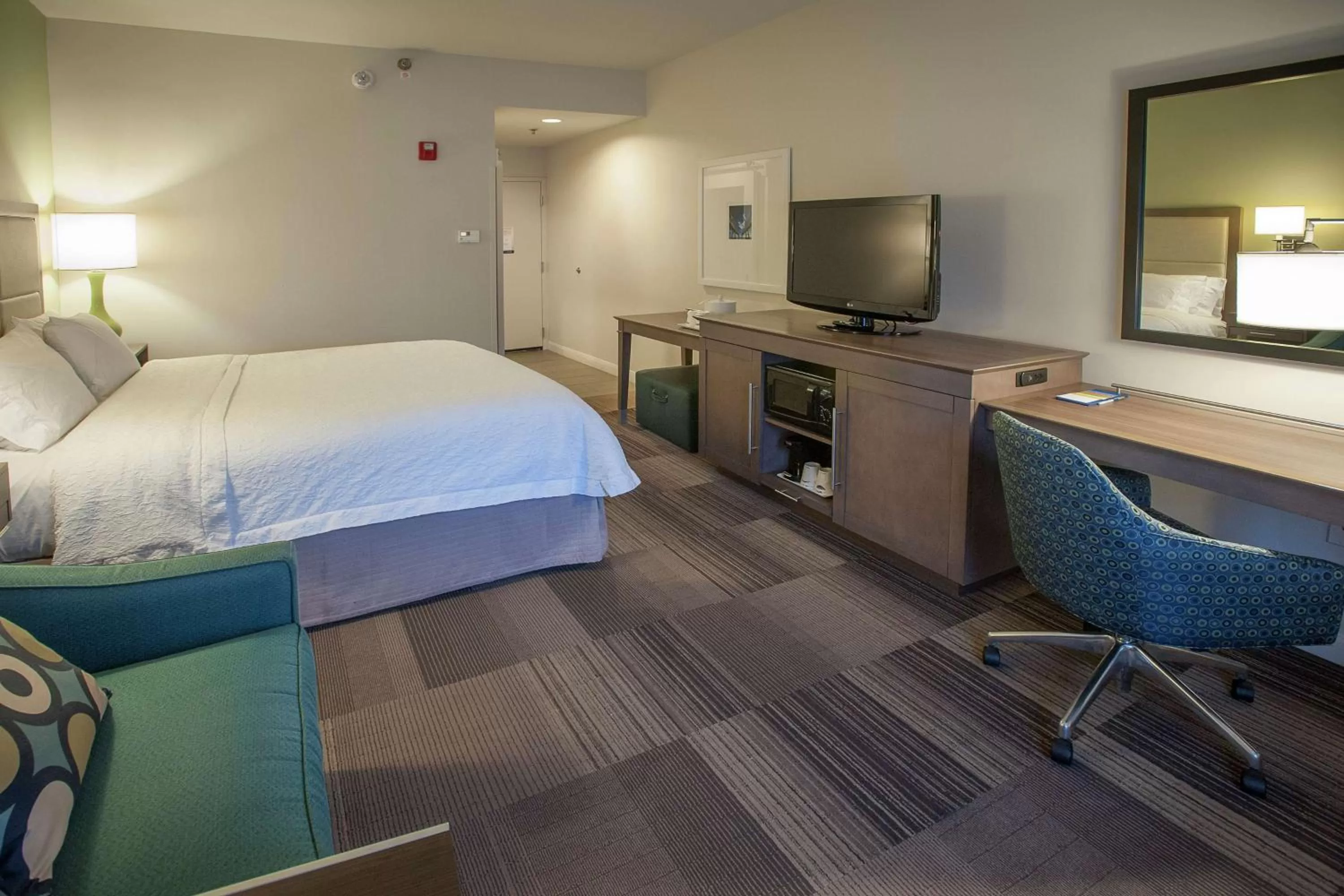 Bed in Hampton Inn & Suites New Orleans/Elmwood