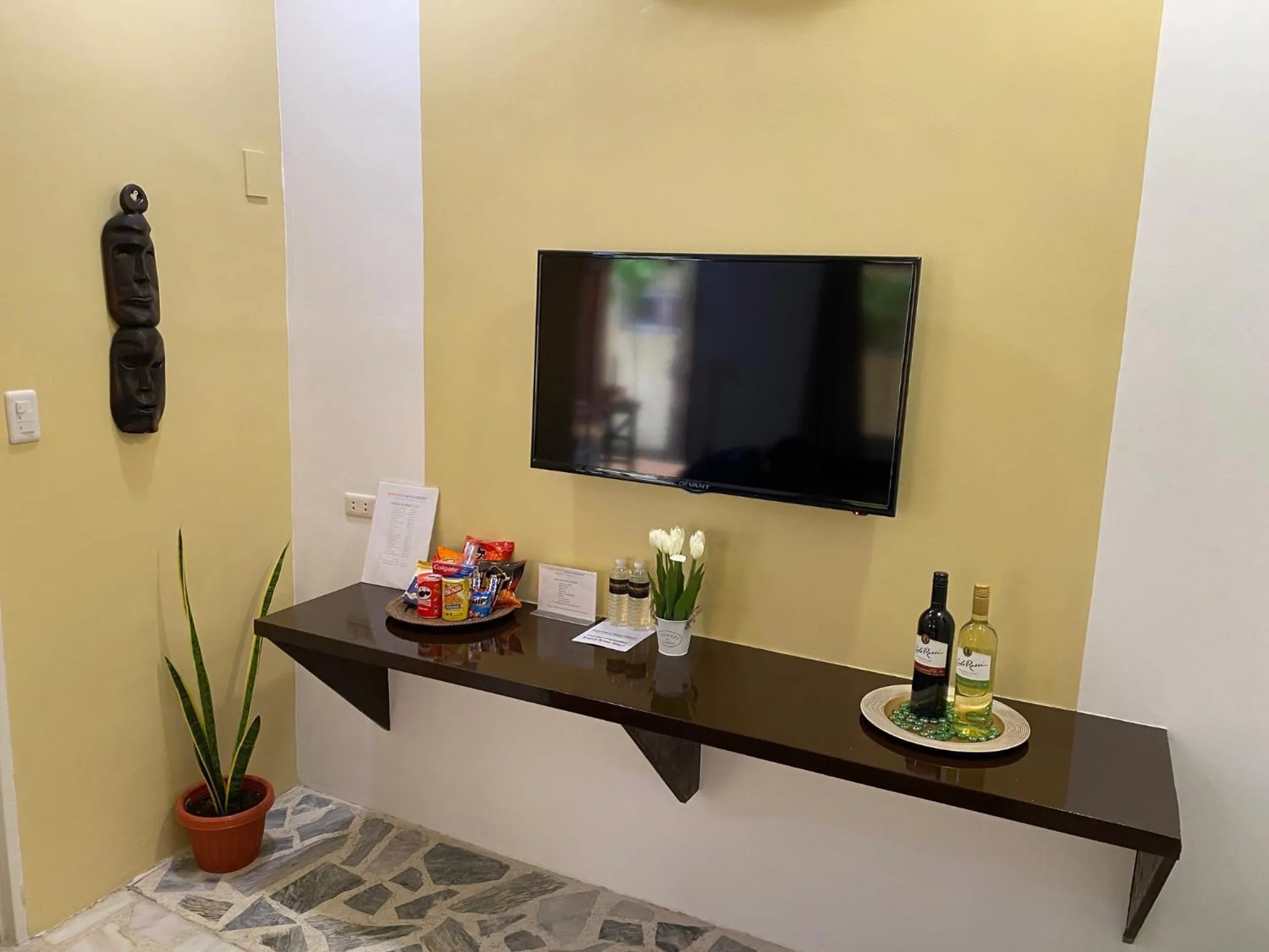 TV and multimedia in Papa Freds Beach Resort