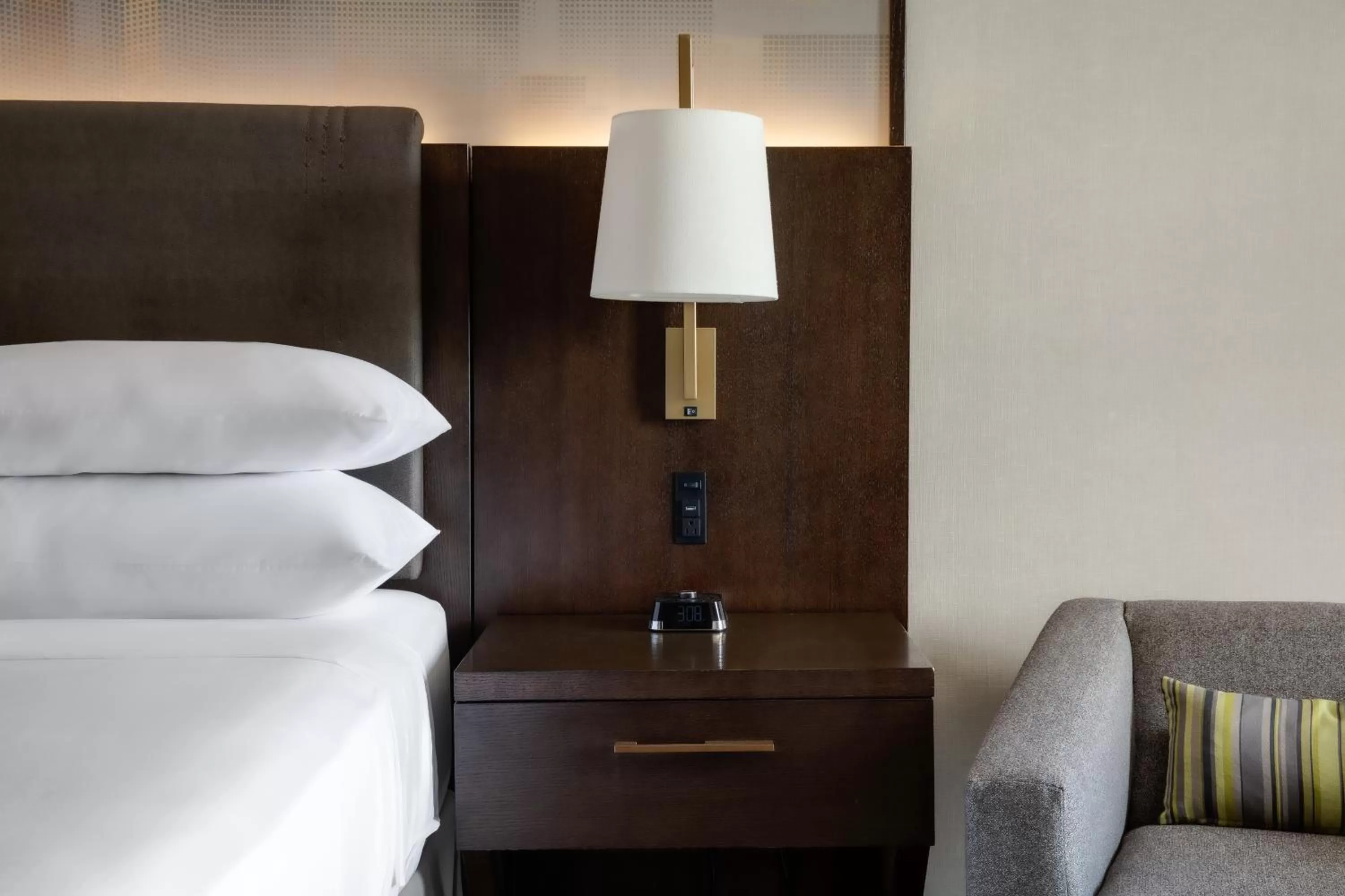 Bedroom, Bed in Dallas-Addison Marriott Quorum by the Galleria