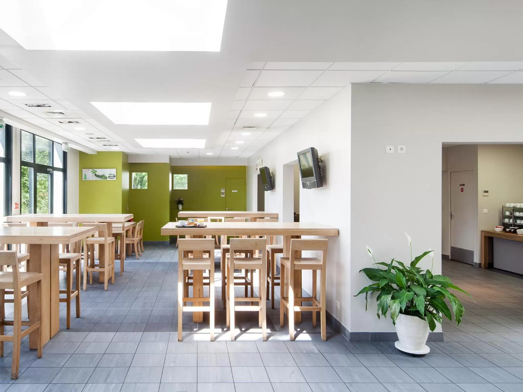 Restaurant/places to eat in B&B HOTEL Paris Nord Aulnay-sous-Bois