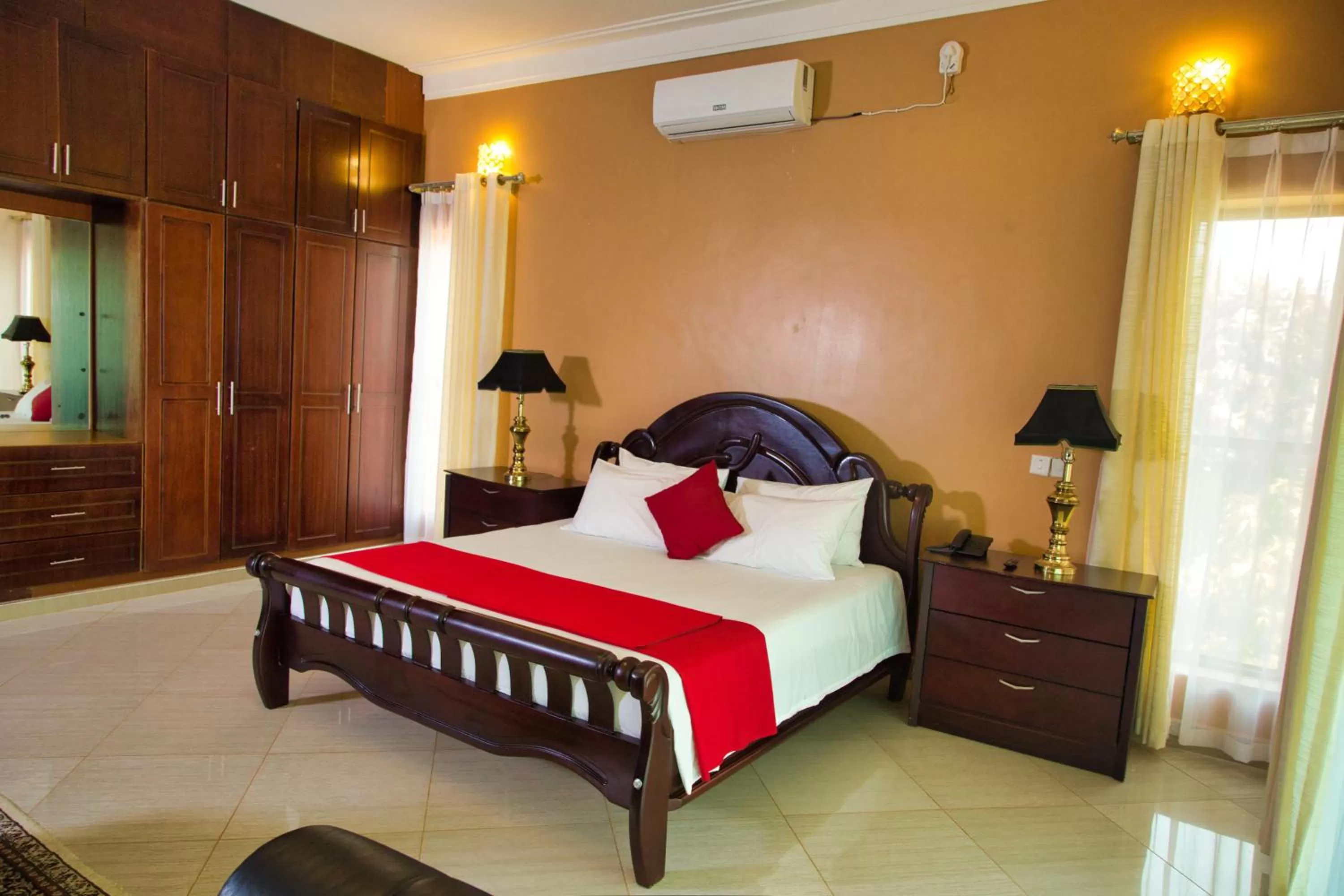 Bed in Lakepoint Villa