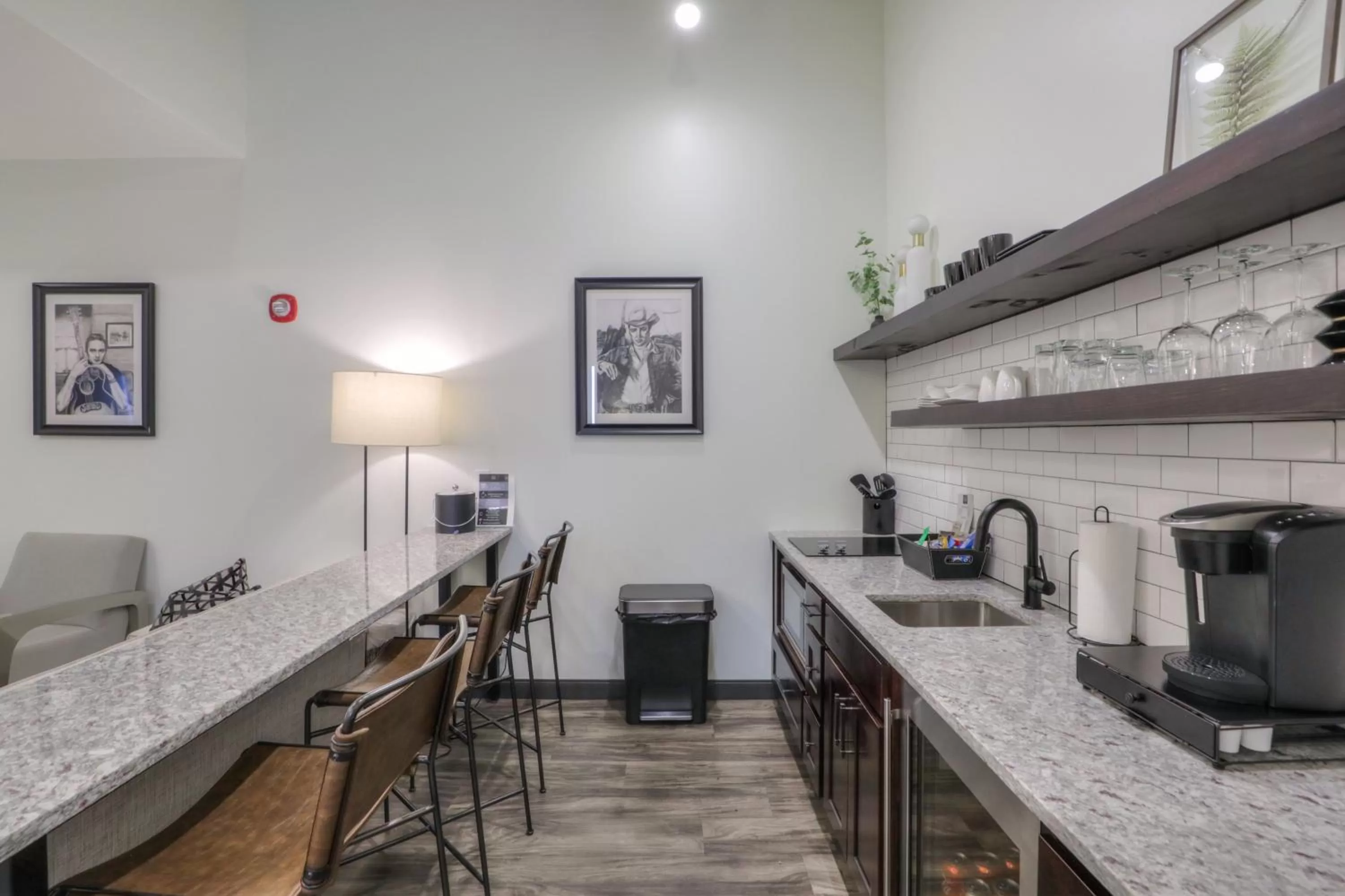 Kitchen or kitchenette in Studio 154 Hotel