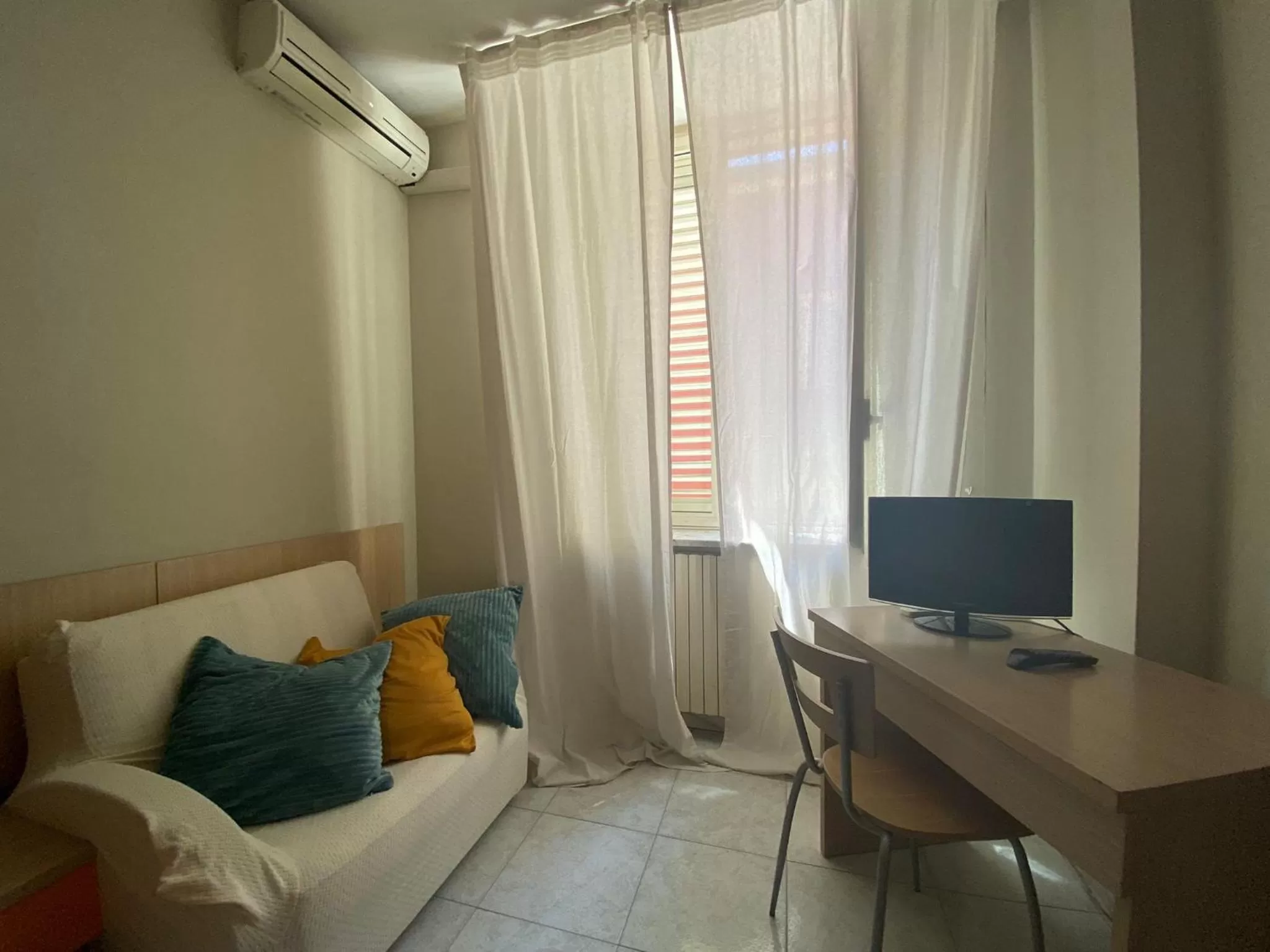 TV/Entertainment Center in Il Casertano