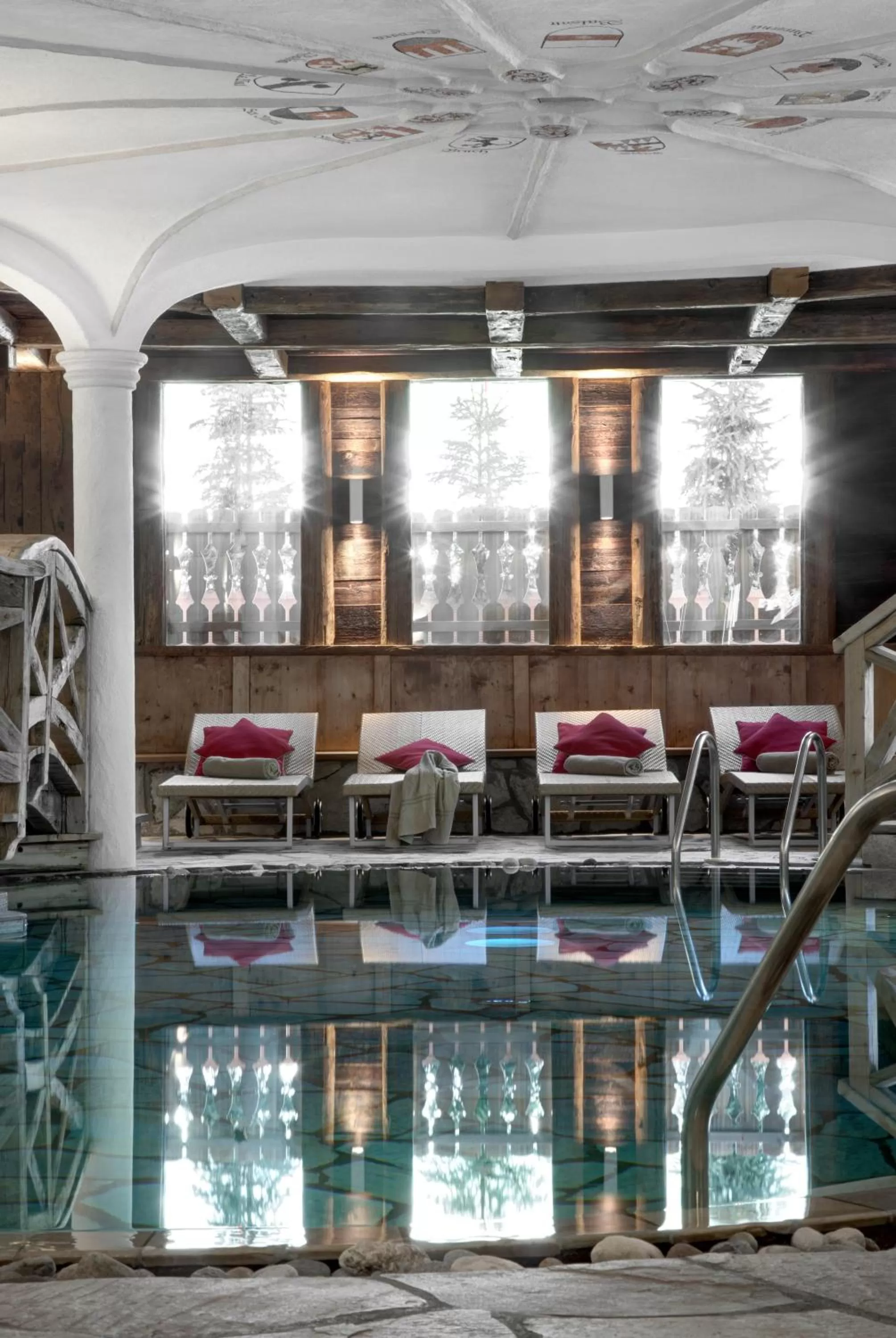 Swimming pool in Hotel La Perla: The Leading Hotels of the World