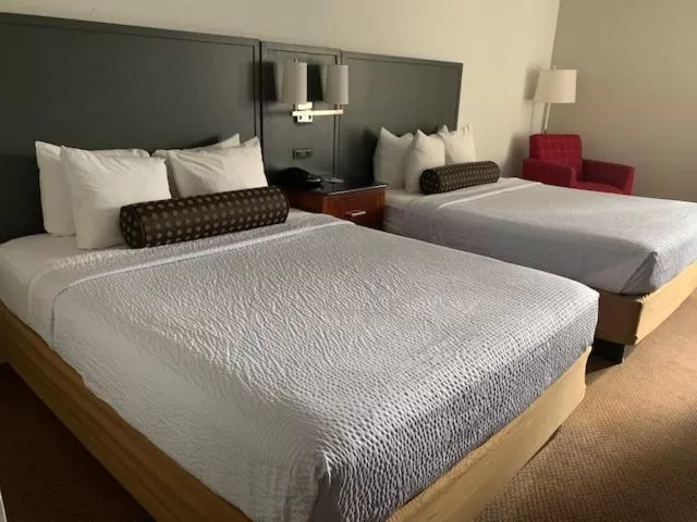 Bed in Days Inn by Wyndham Great Lakes Naval Base