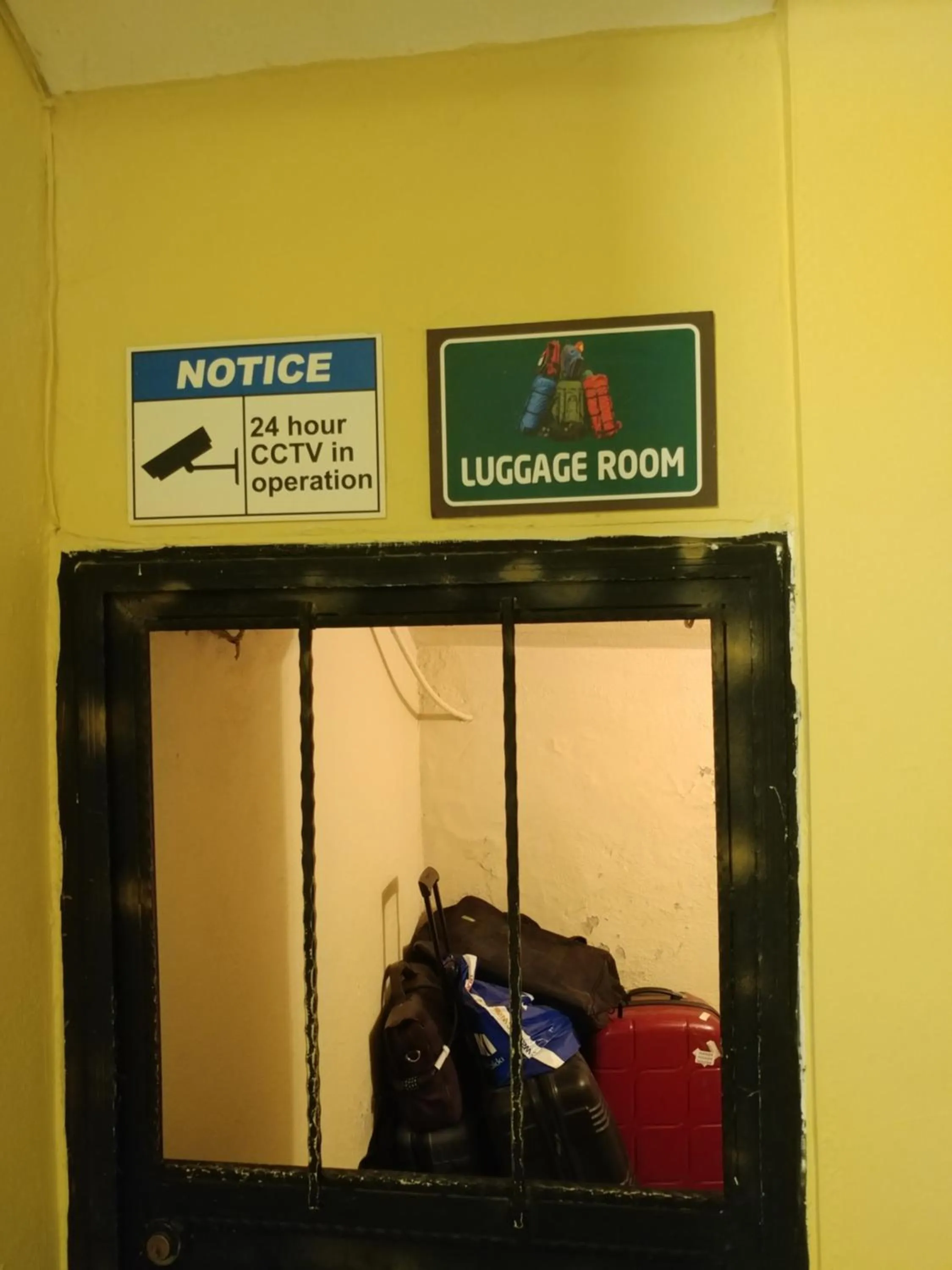 Area and facilities in Antique Hostel