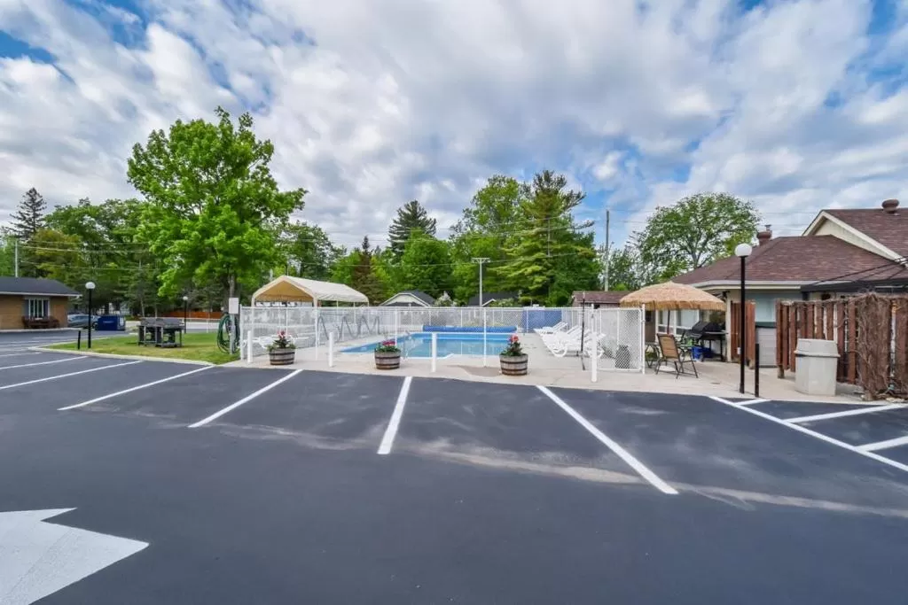 Day in Beach Club by Beach1 Motel