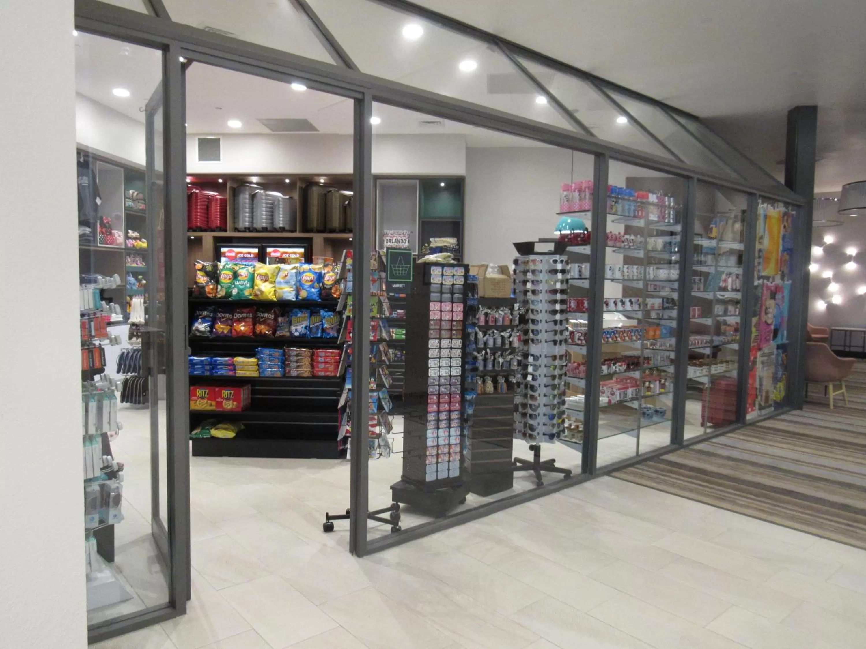 On-site shops in Holiday Inn Orlando International Dr-ICON by IHG