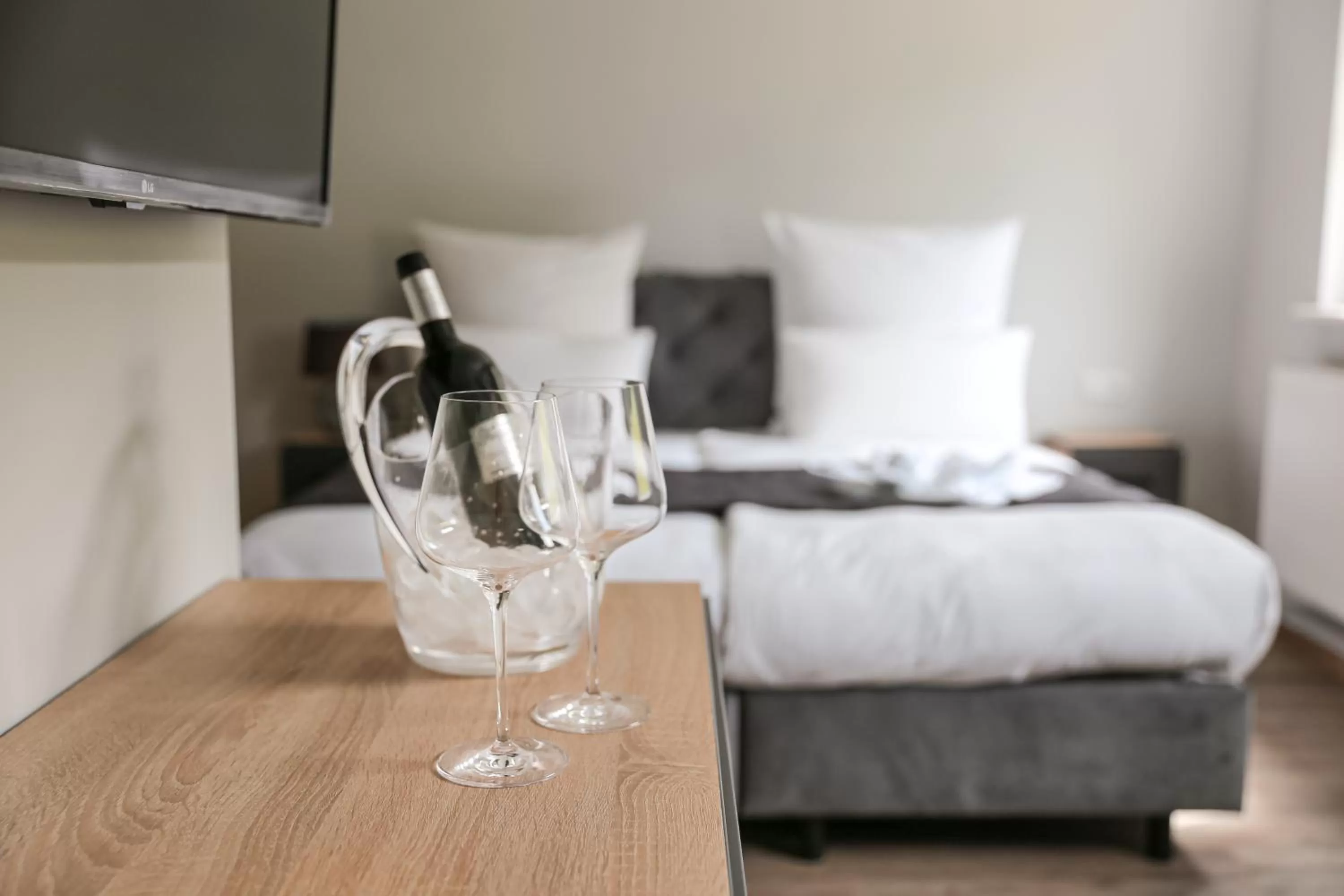 Alcoholic drinks, Bed in Hotel Waldeslust