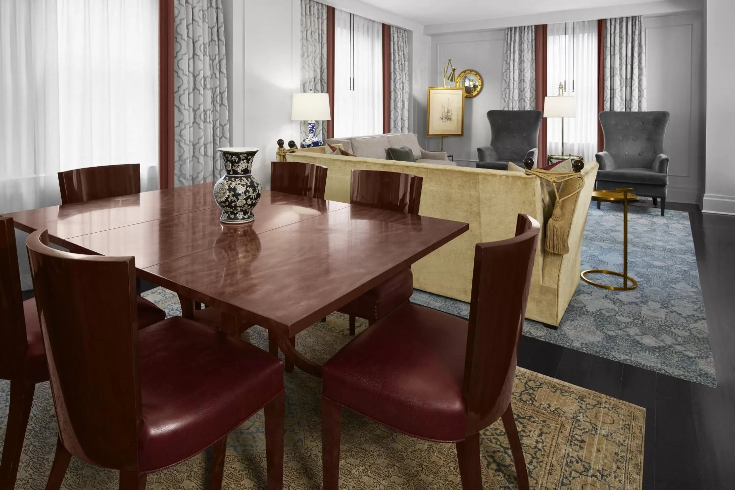 Photo of the whole room in InterContinental New York Barclay Hotel by IHG