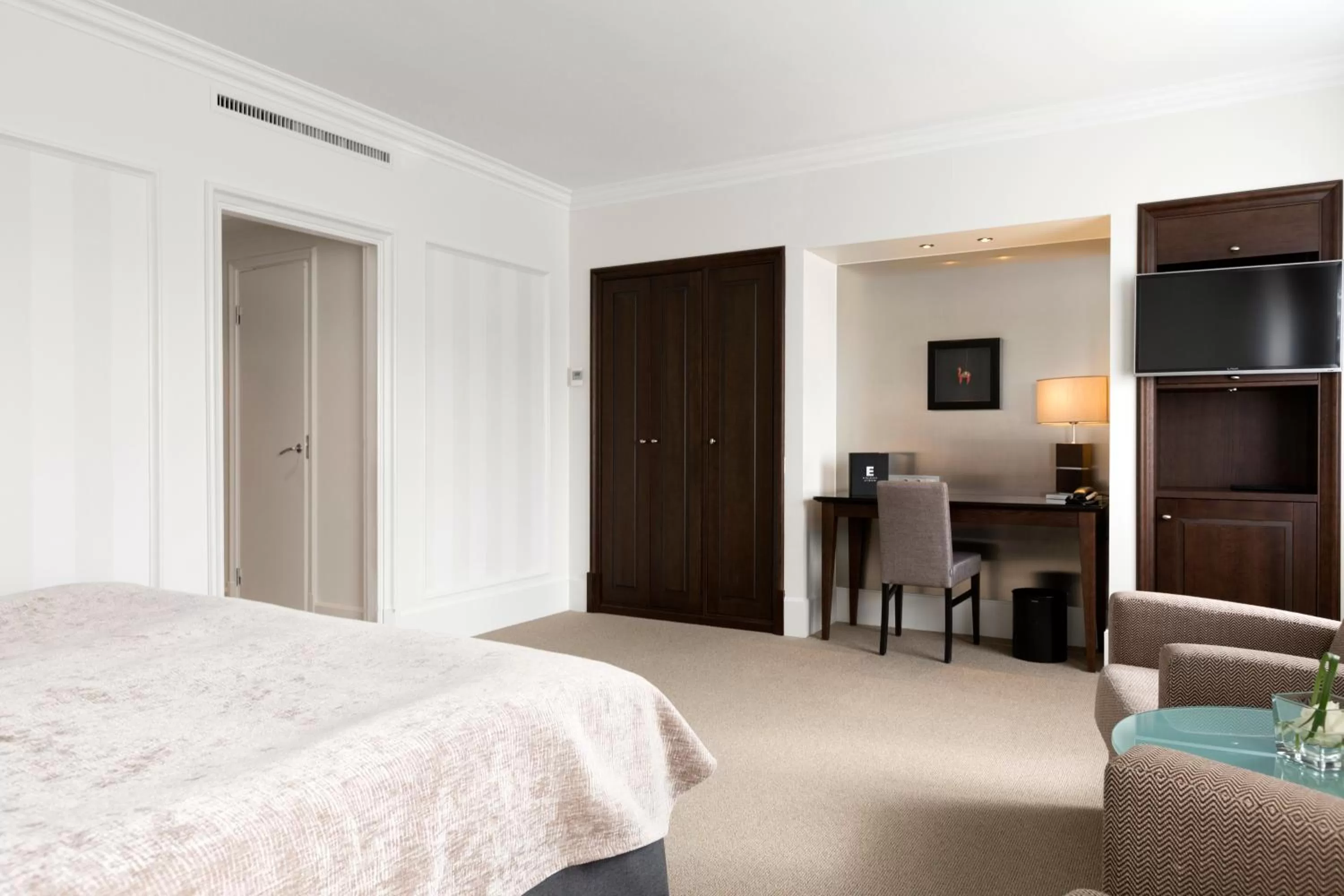 Bedroom, Bed in Elite Park Avenue Hotel