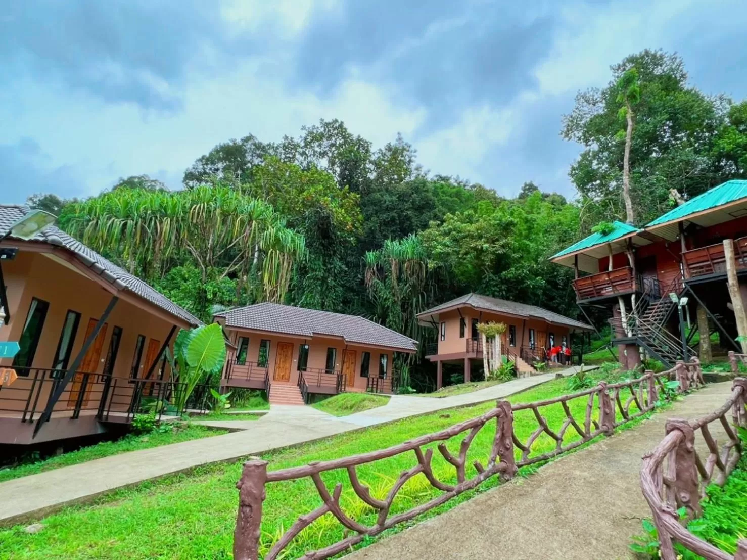 Khaosok Rainforest Resort
