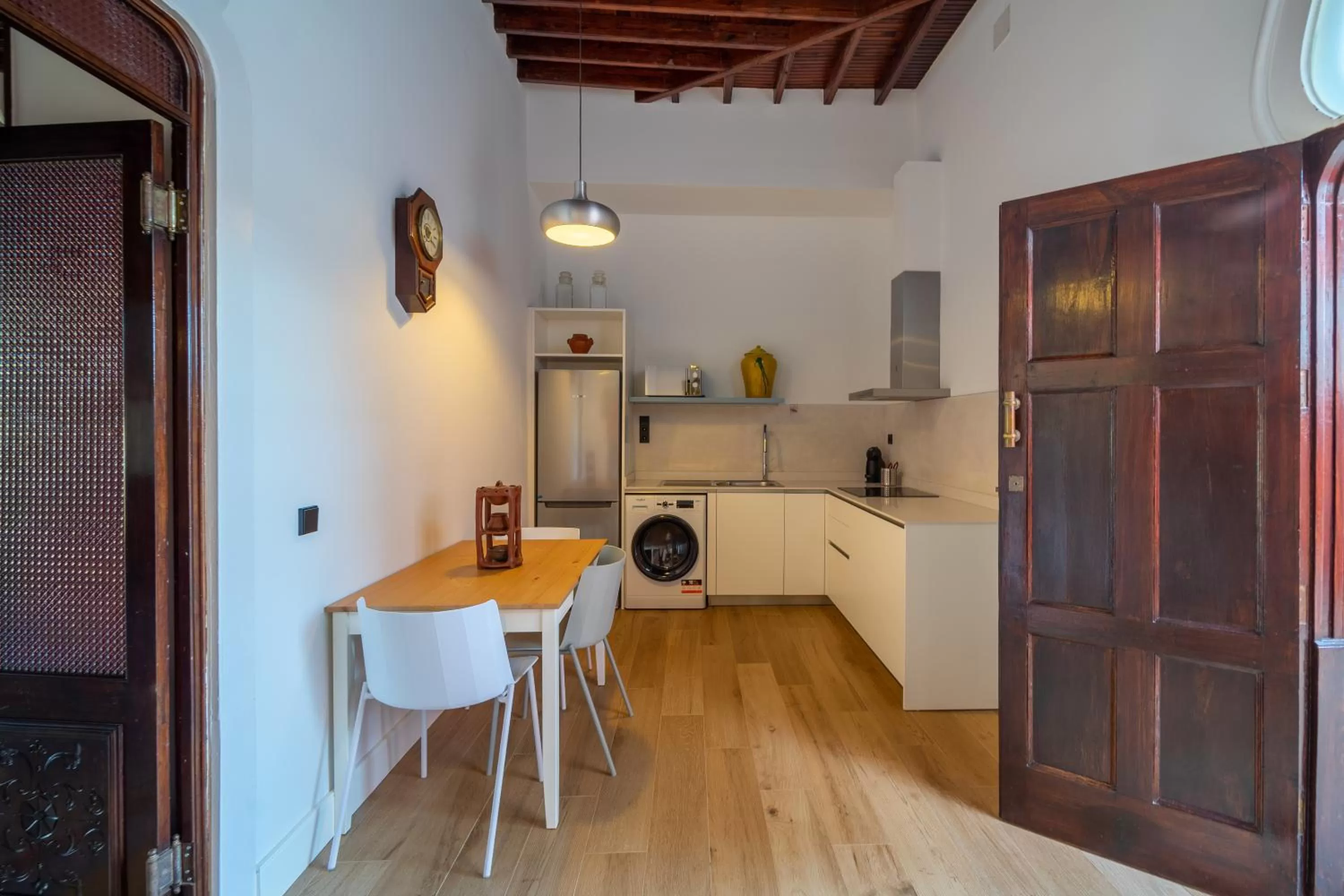 Kitchen or kitchenette in Albor Suites