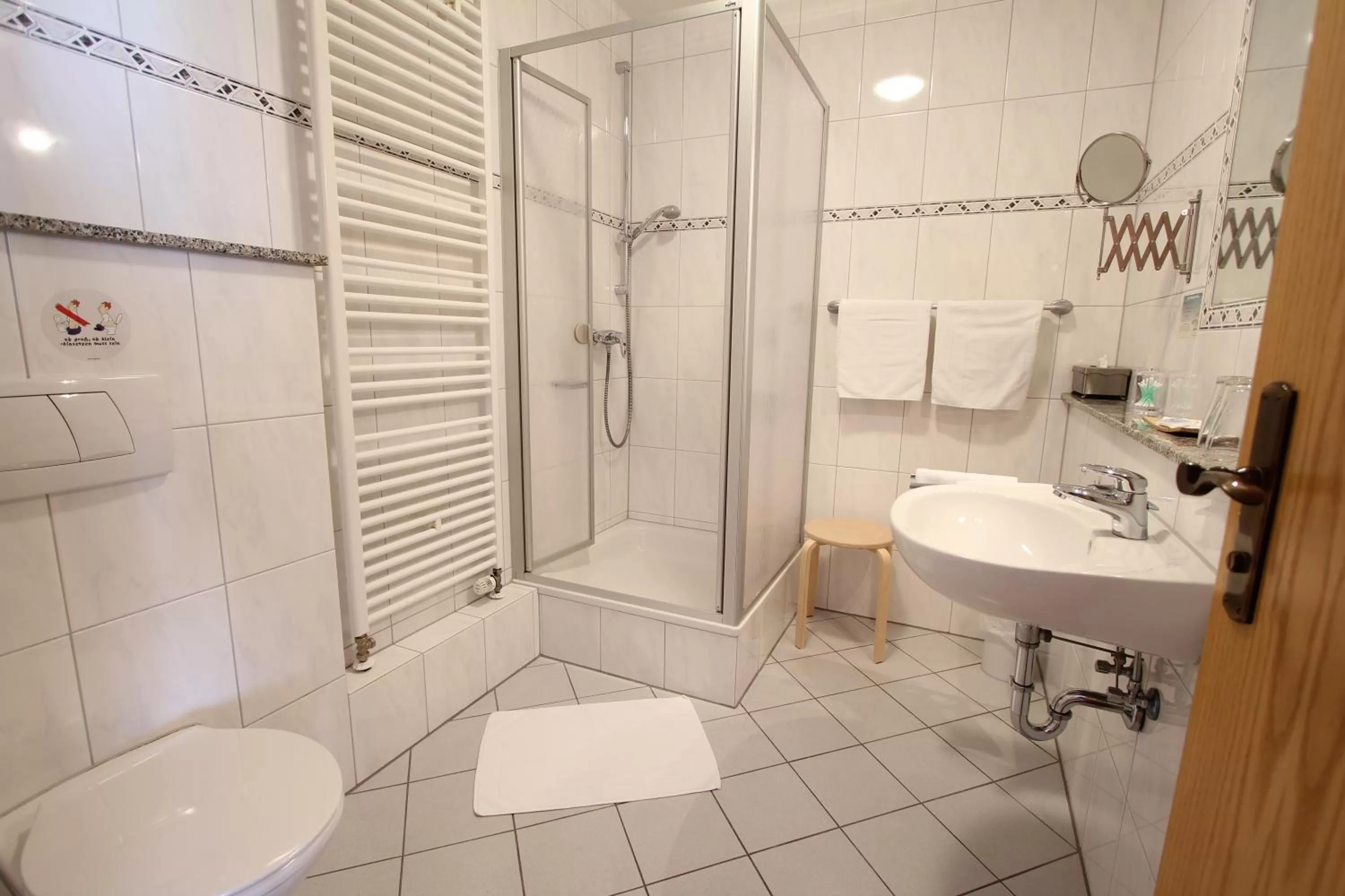 Bathroom in Weinhotel / Gasthaus zur Sonne