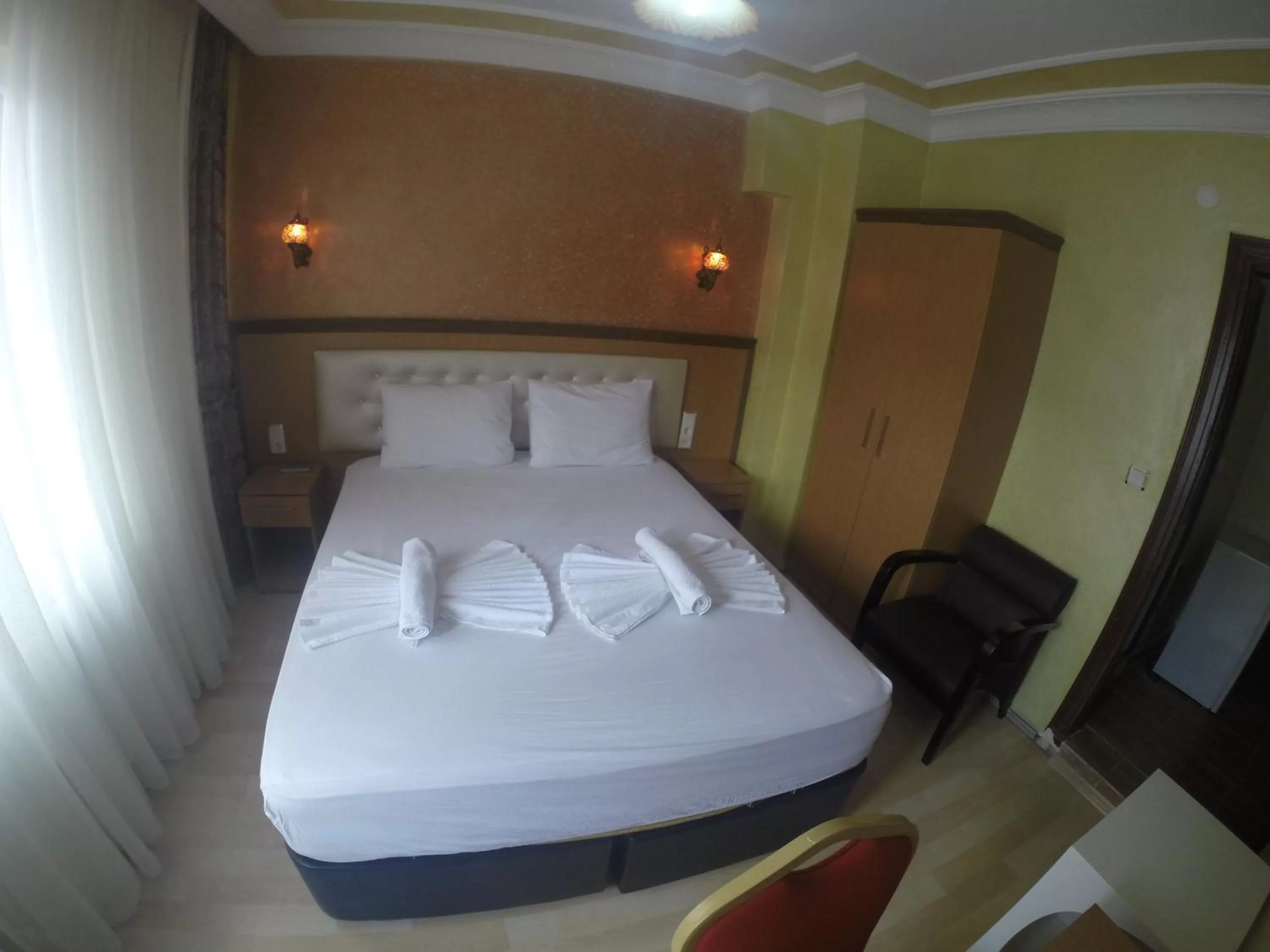 Bedroom, Bed in Arat Apartments