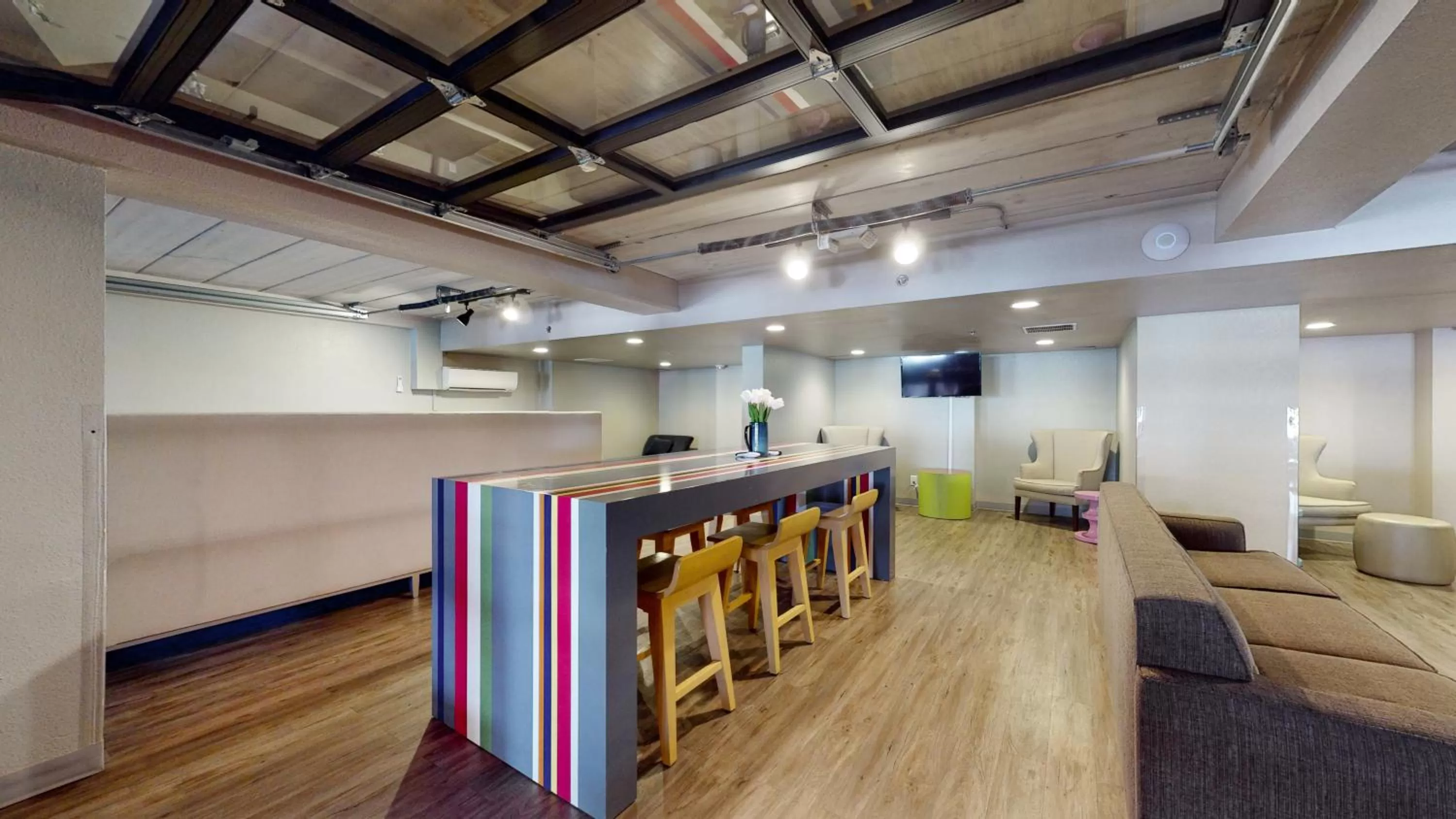 Lobby or reception in voco College Station Aggieland by IHG