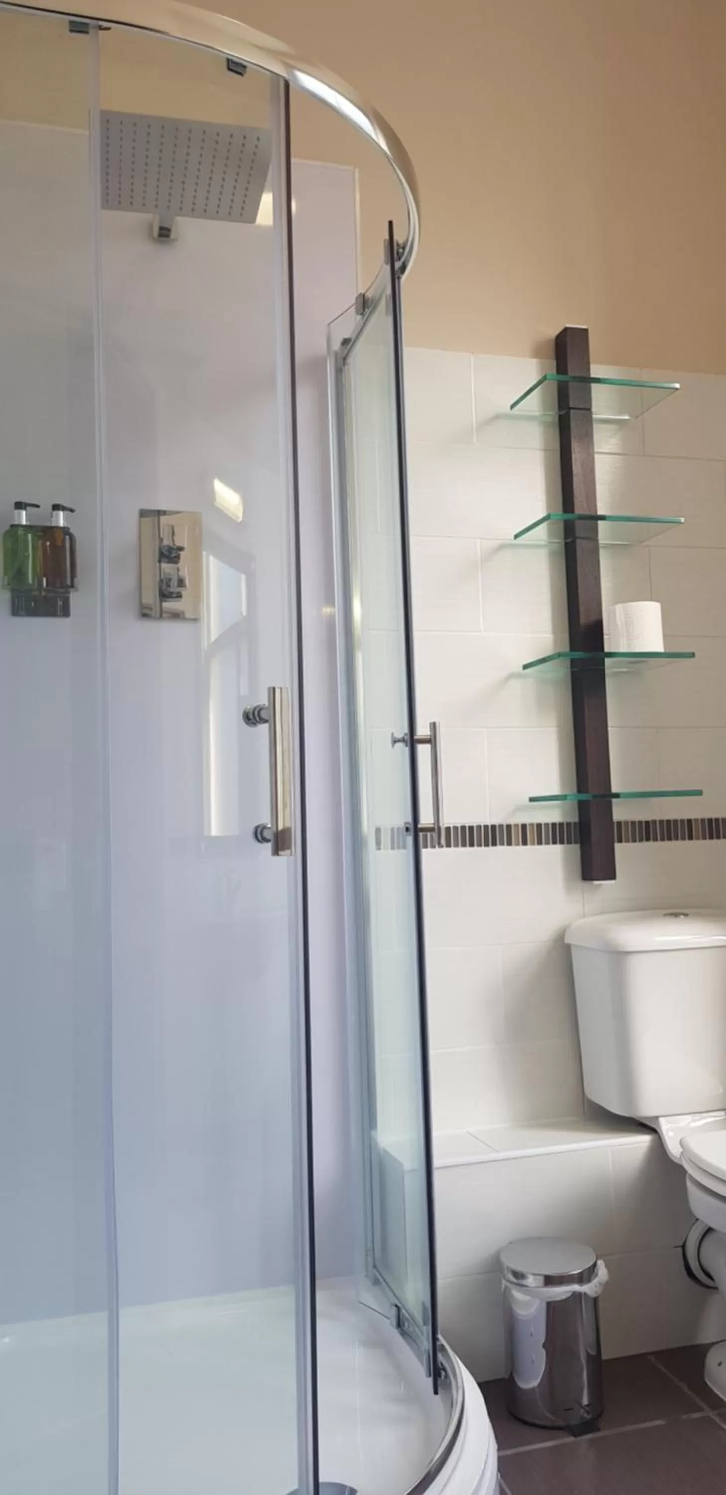 Shower in Aberdeen House