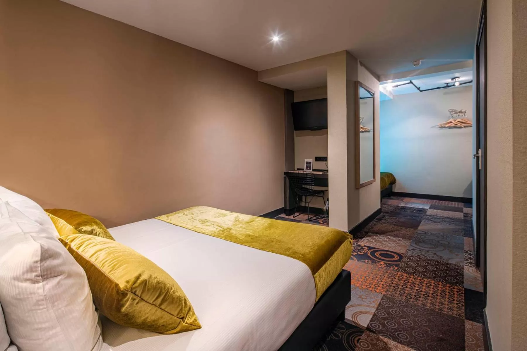 Bedroom, Bed in The Alfred Hotel