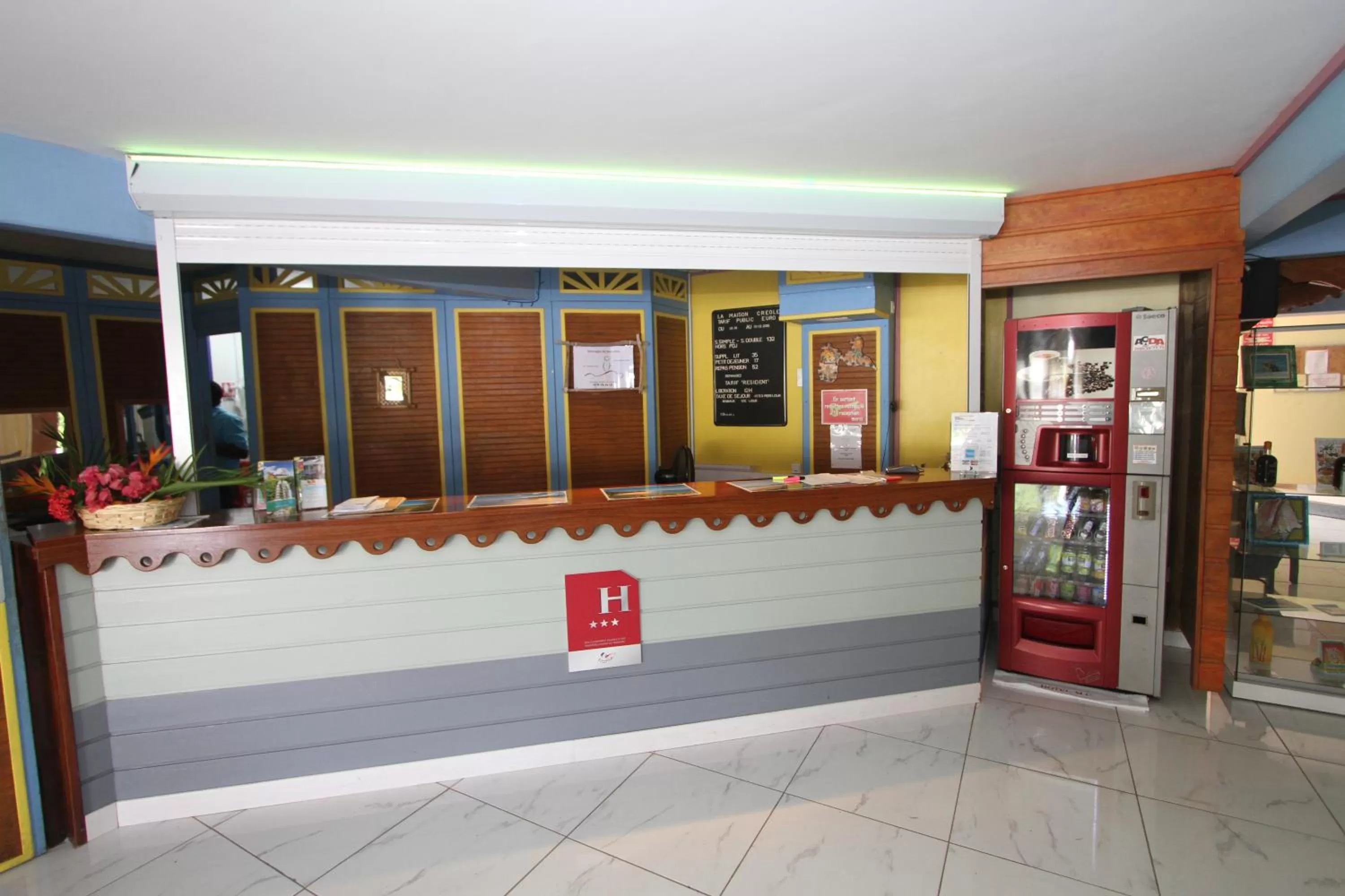 Lobby or reception in Hotel La Maison Creole