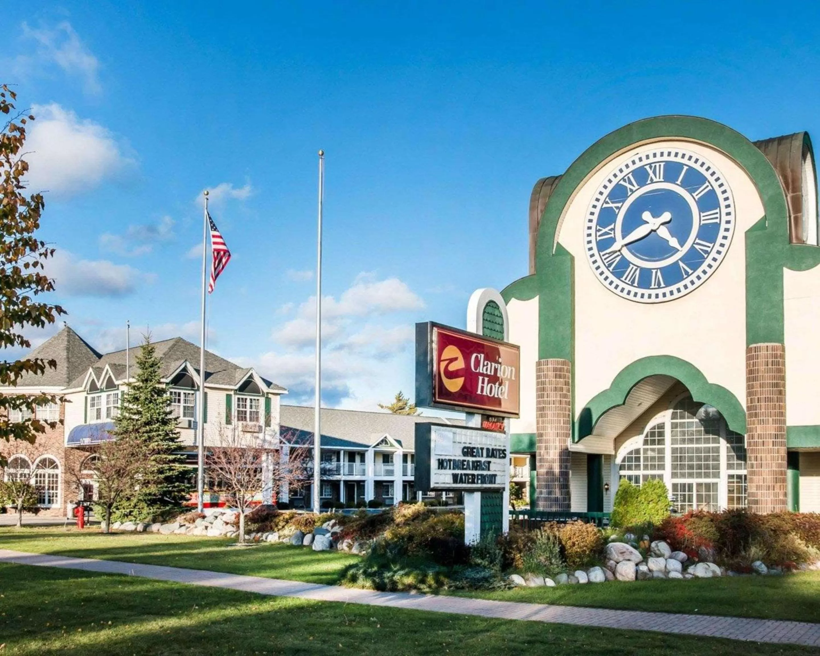 Property building in Clarion Hotel Mackinaw City Beachfront