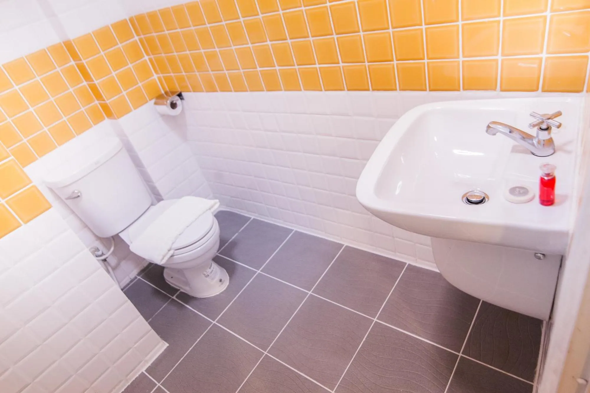 Bathroom in The Seven Luck