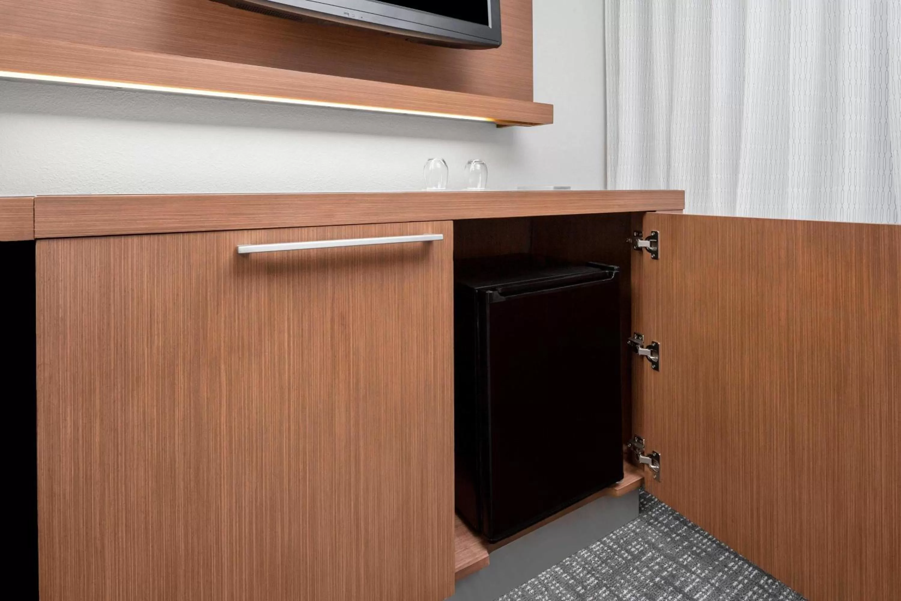 One Bedroom King Suite with Sofa Bed in Courtyard Bowling Green Convention Center