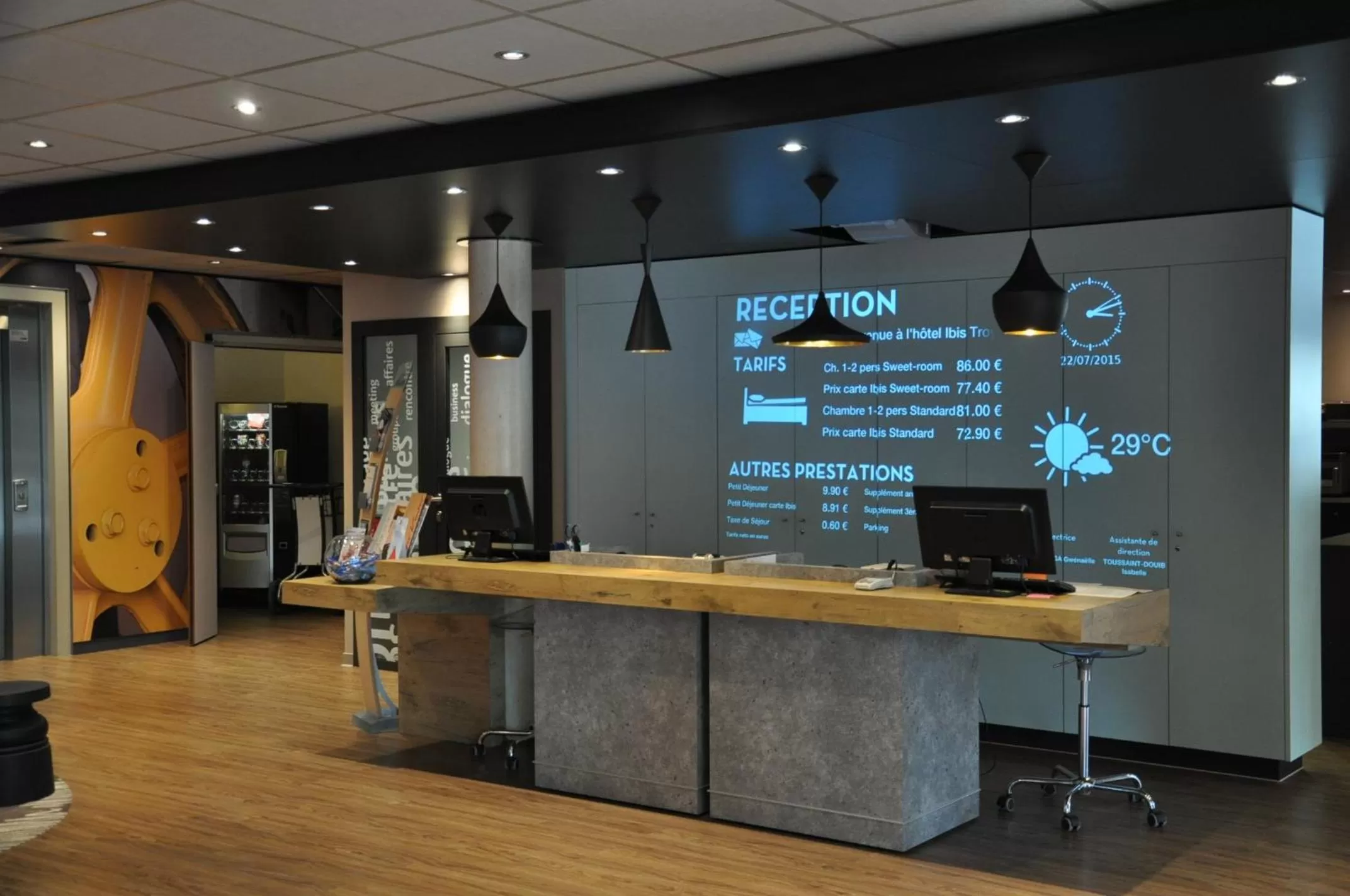 Lobby or reception in ibis Troyes Centre