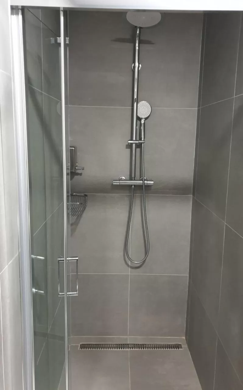 Shower in Penzion Via Ferrata