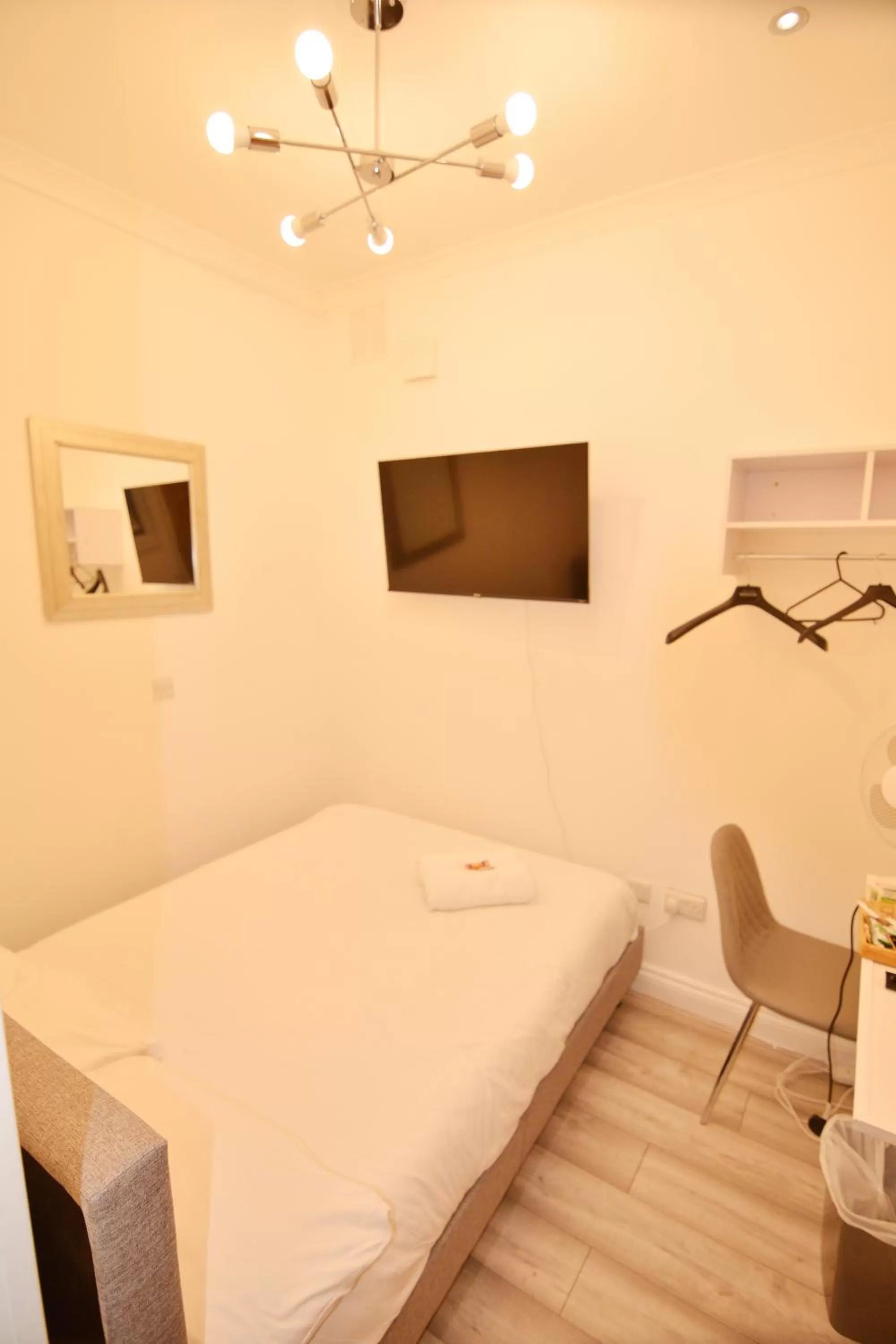 Bed in Anchor Guest House