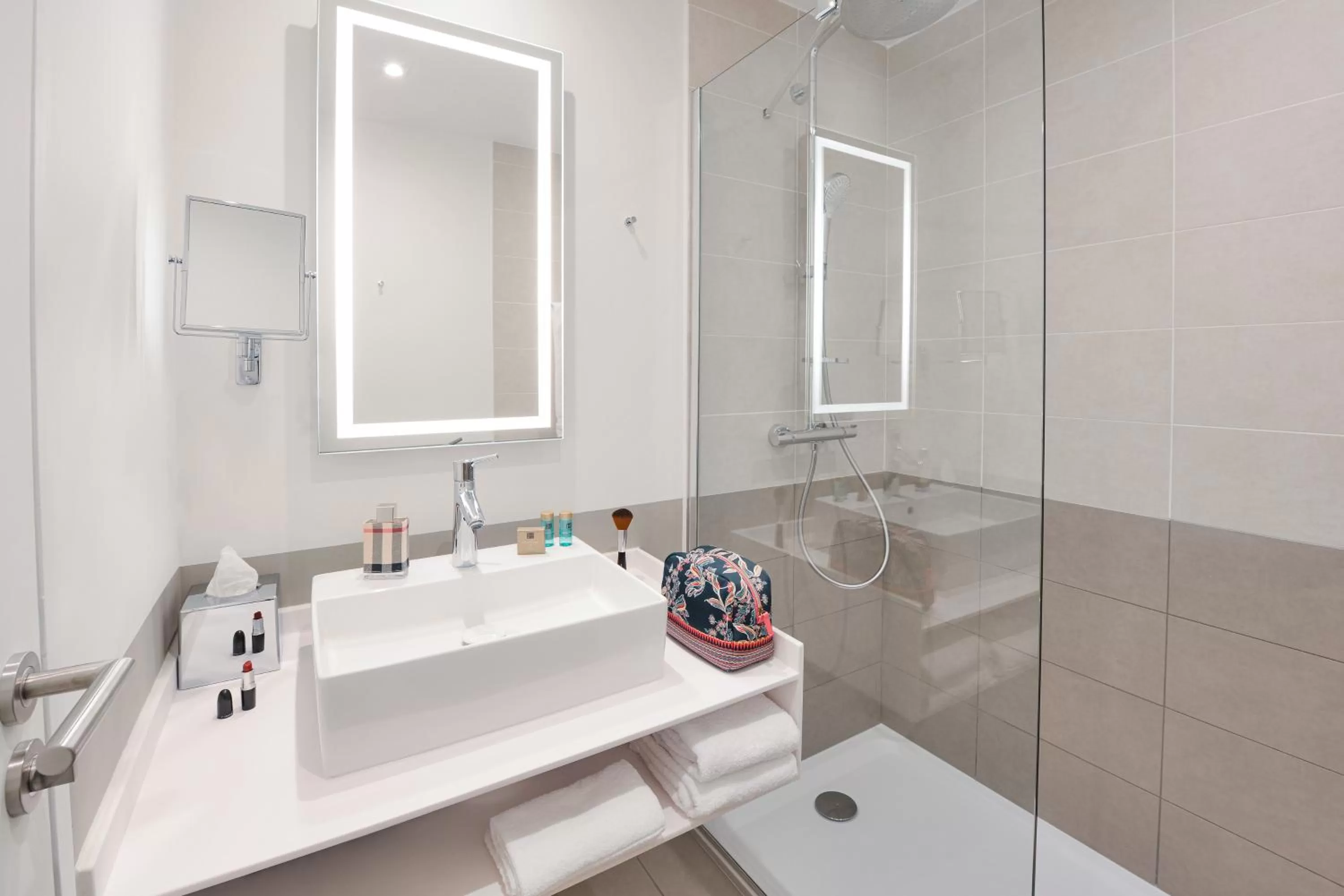 Shower in Novotel Annemasse Centre - Porte de Genève