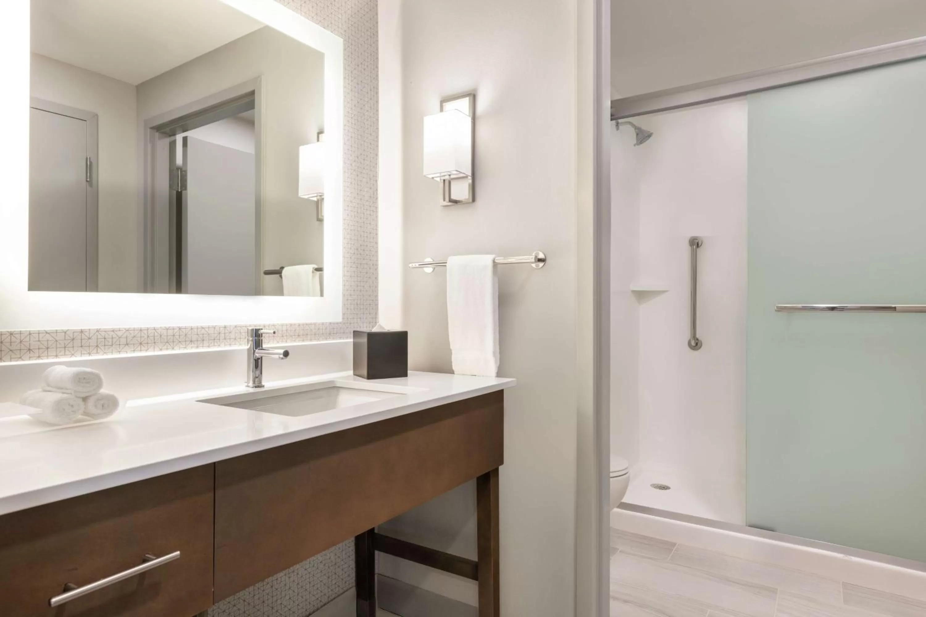Bathroom in Homewood Suites By Hilton Mcdonough