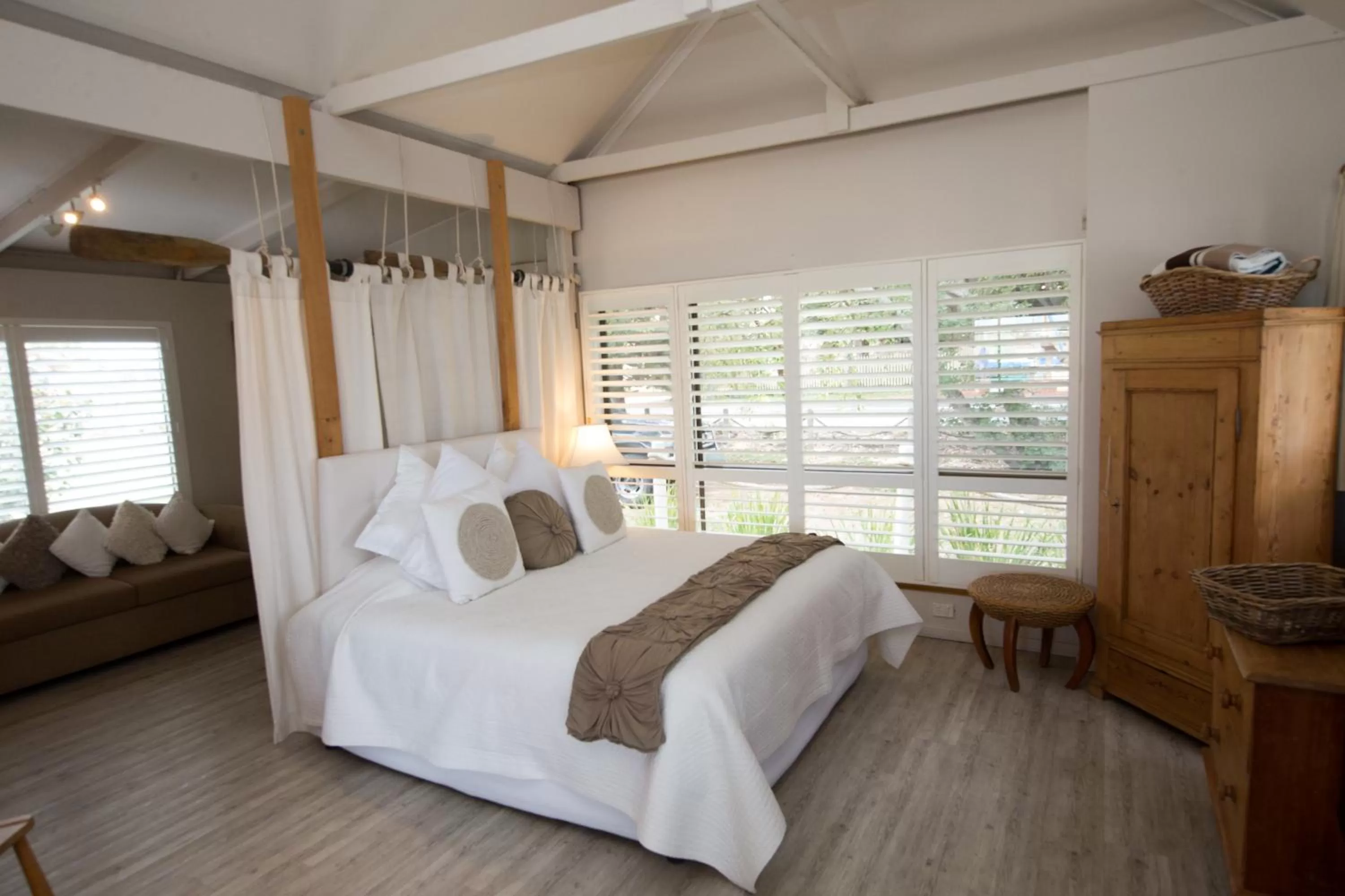 Bedroom, Bed in Boathouse - Birks River Retreat