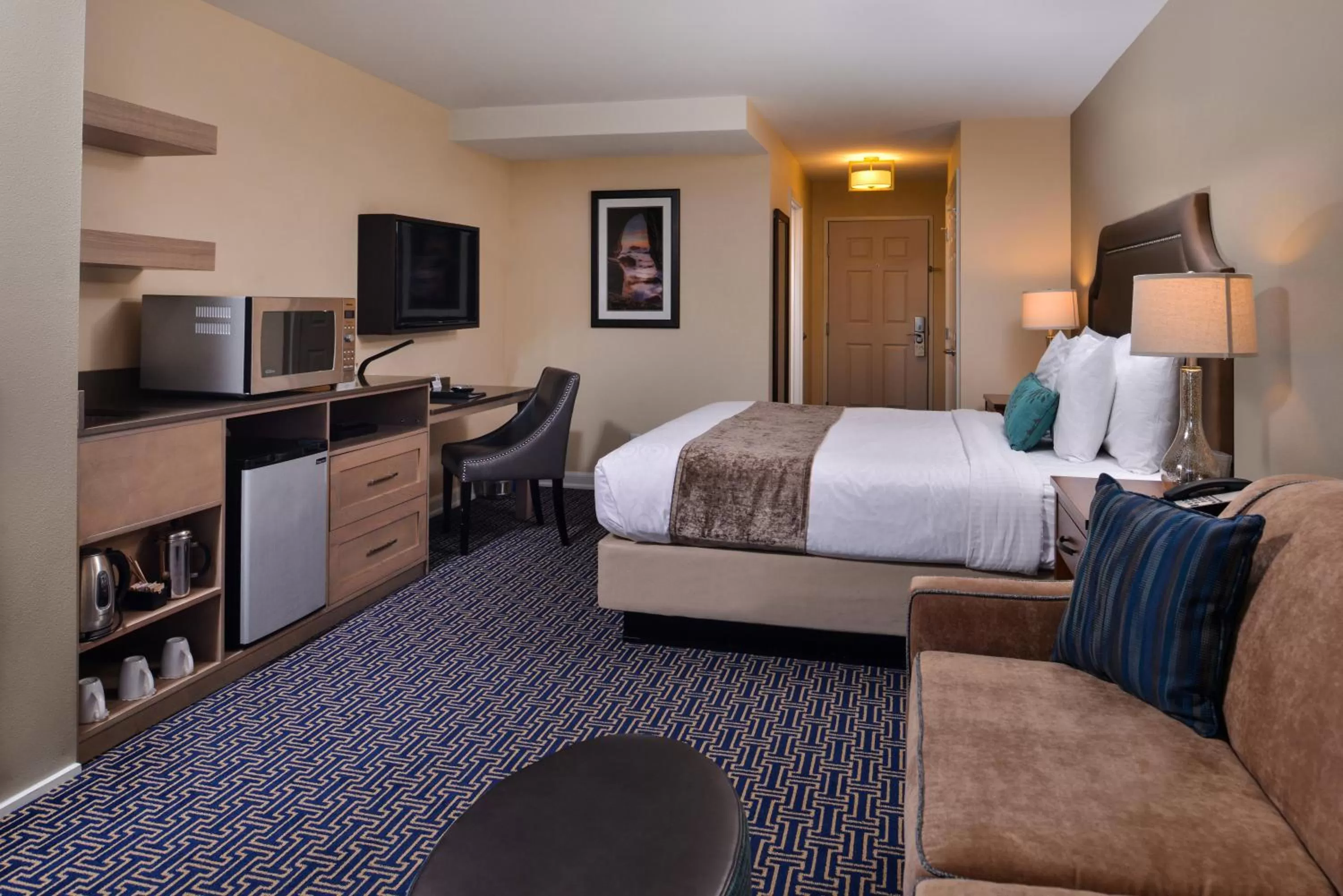 Photo of the whole room, Bed in Inn at Nye Beach