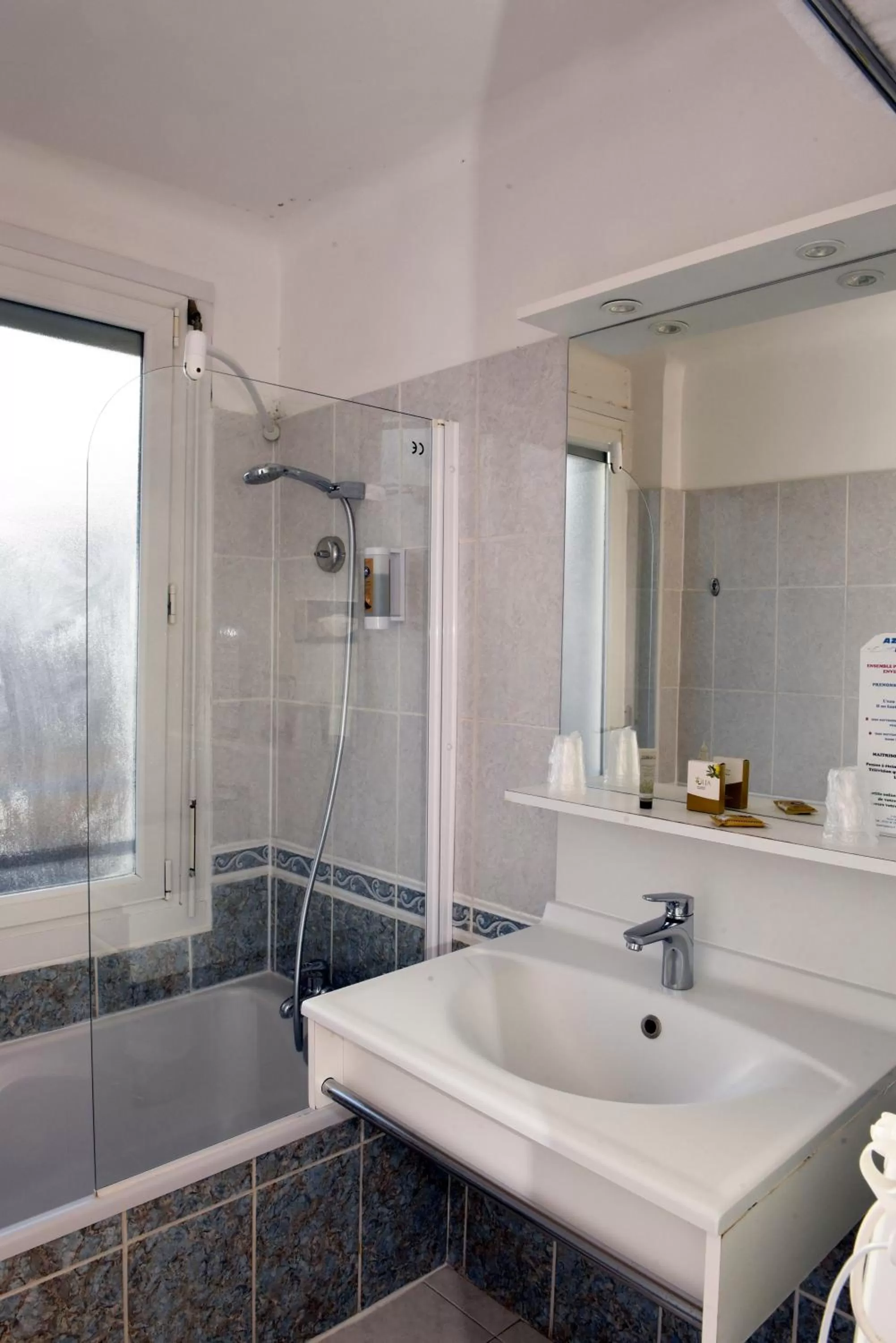 Bath in Azur Hôtel