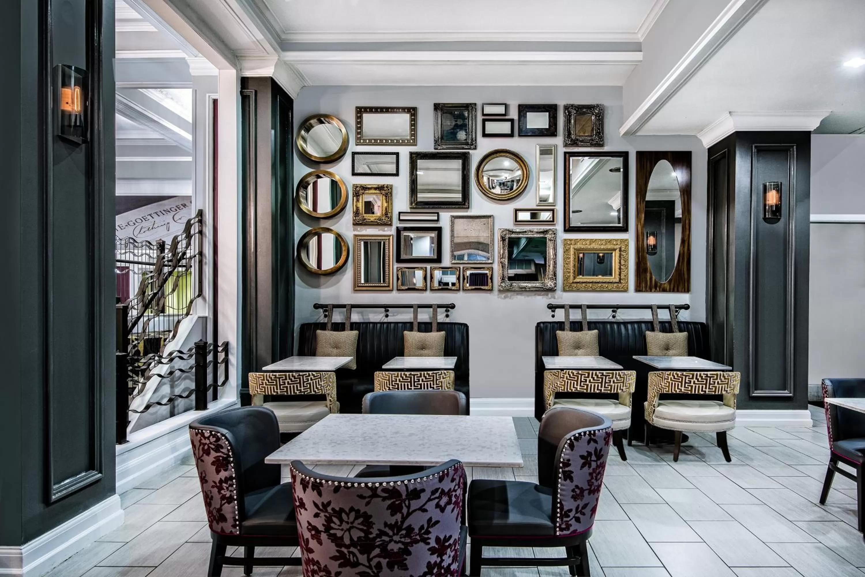 Lobby or reception in Hotel Indigo Dallas Downtown by IHG