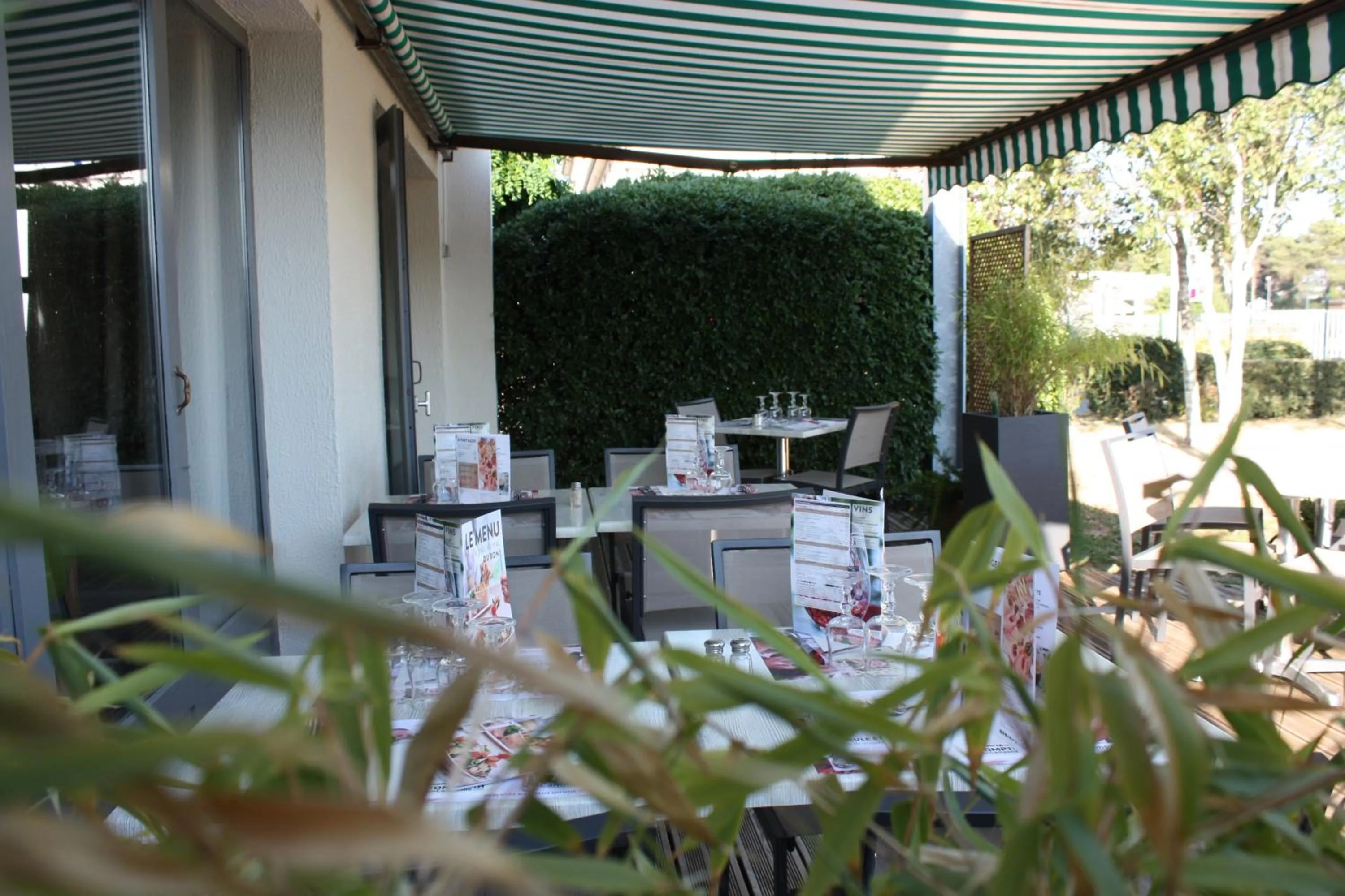 Patio in Campanile Le Mans - Arnage