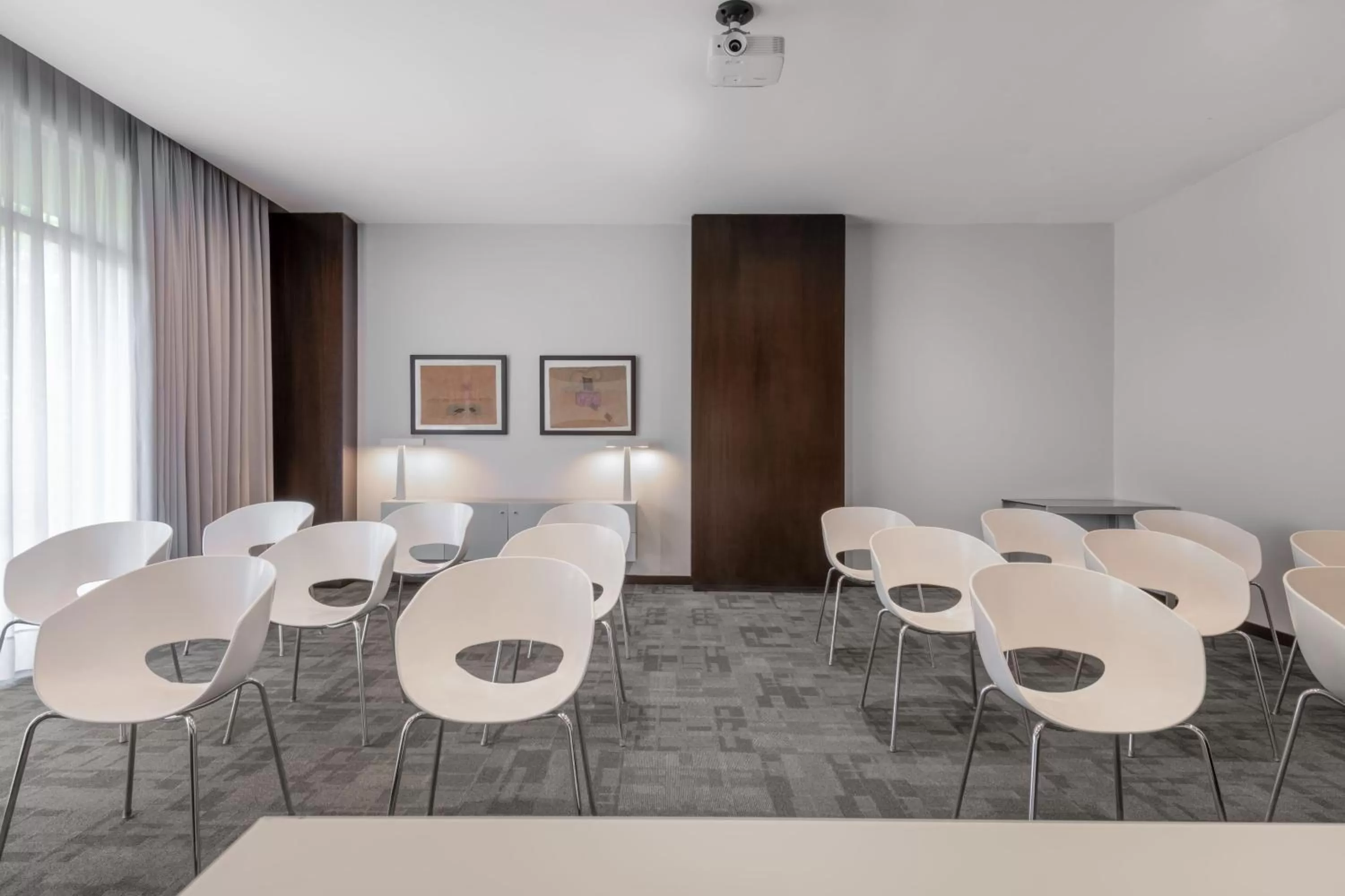 Meeting/conference room in AC Hotel by Marriott Madrid Airport
