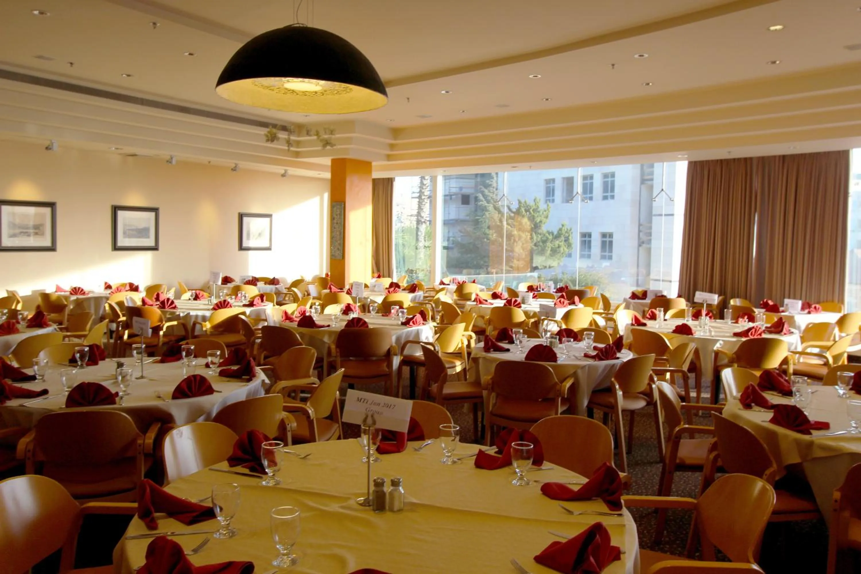 Restaurant/places to eat in Ambassador Hotel
