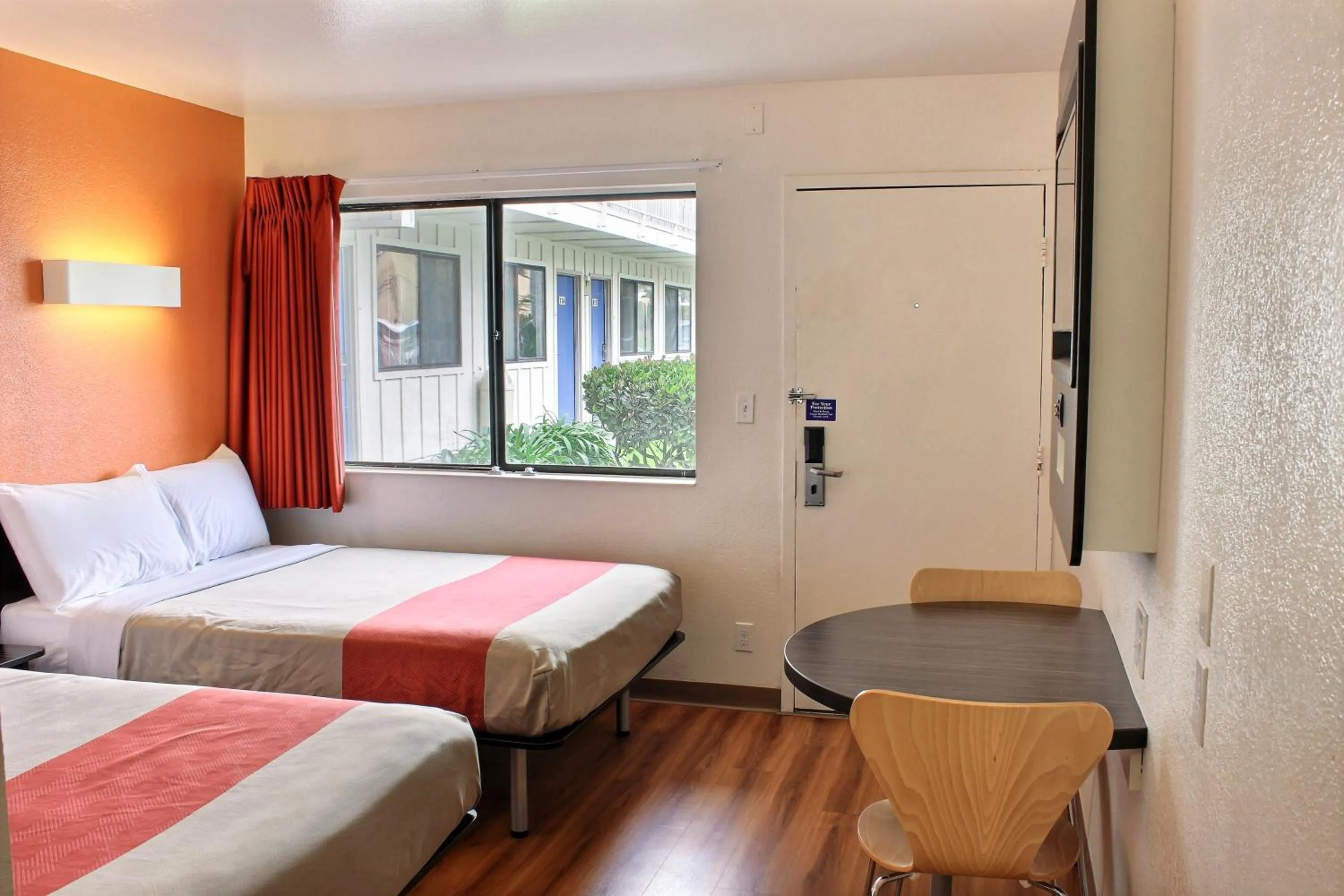 Bedroom, Bed in Motel 6-Pismo Beach, CA