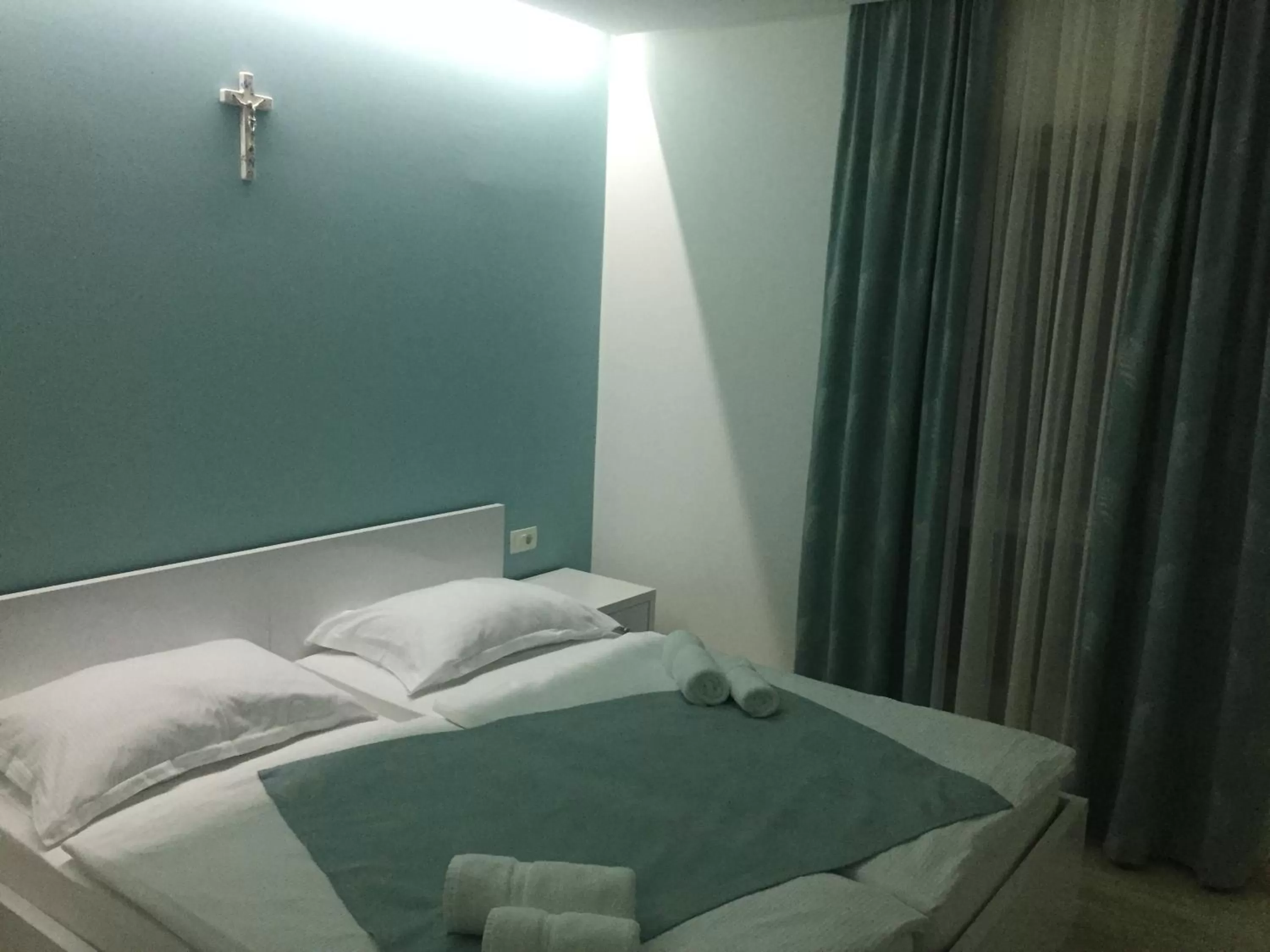 Bedroom, Bed in Villa Flowers