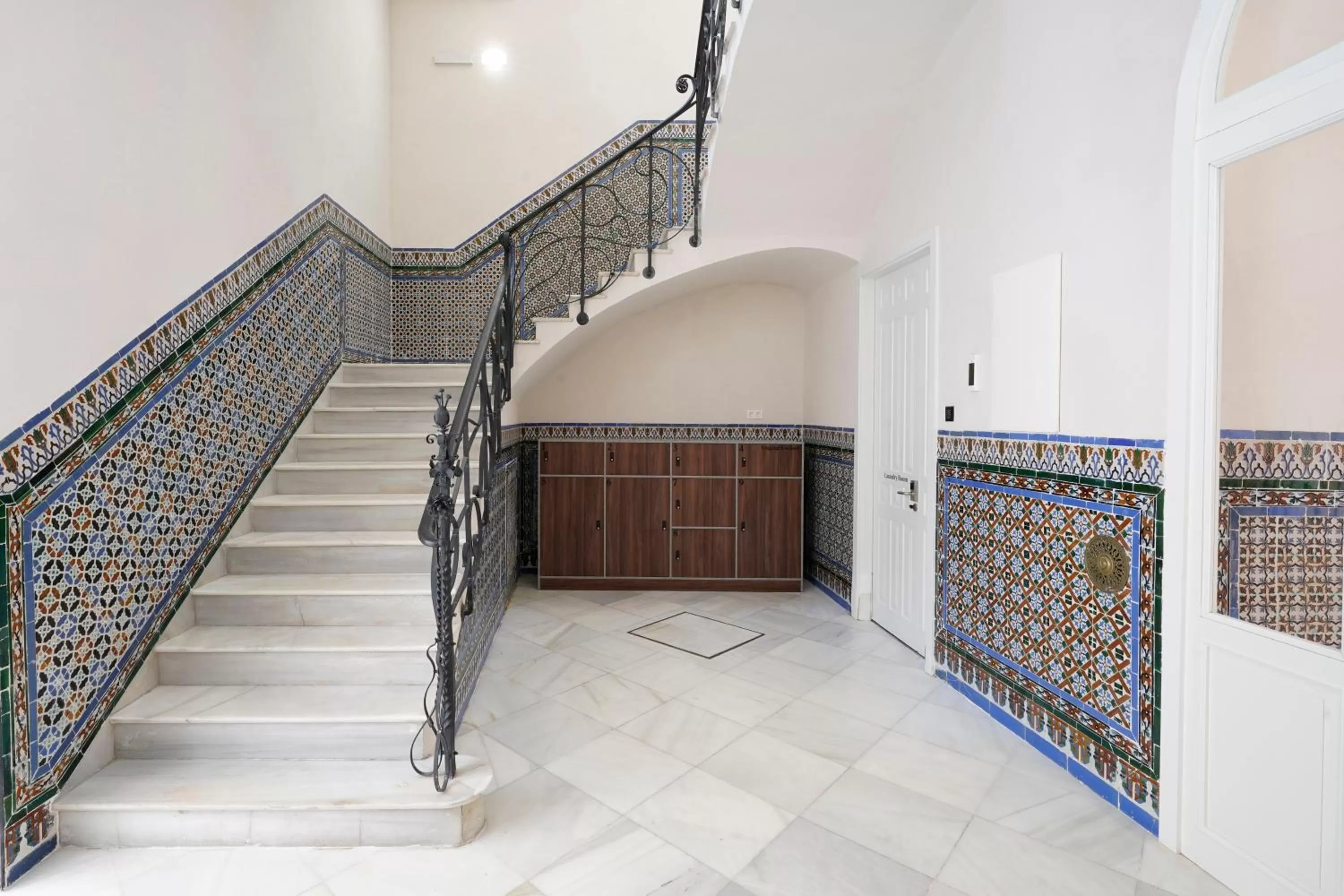 Facade/entrance in Numa Seville Solea