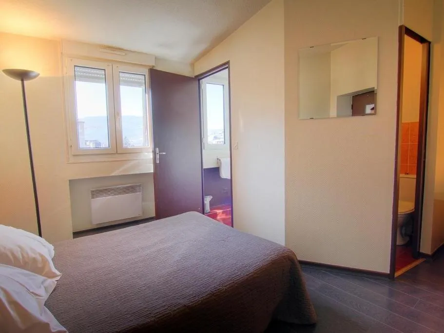 Bedroom, Bed in Logis Hôtel Restaurant Le Drakkar