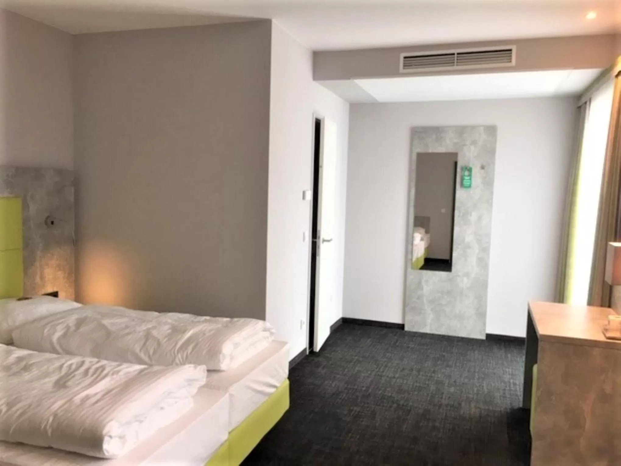 Photo of the whole room, Bed in SleepySleepy Hotel Dillingen