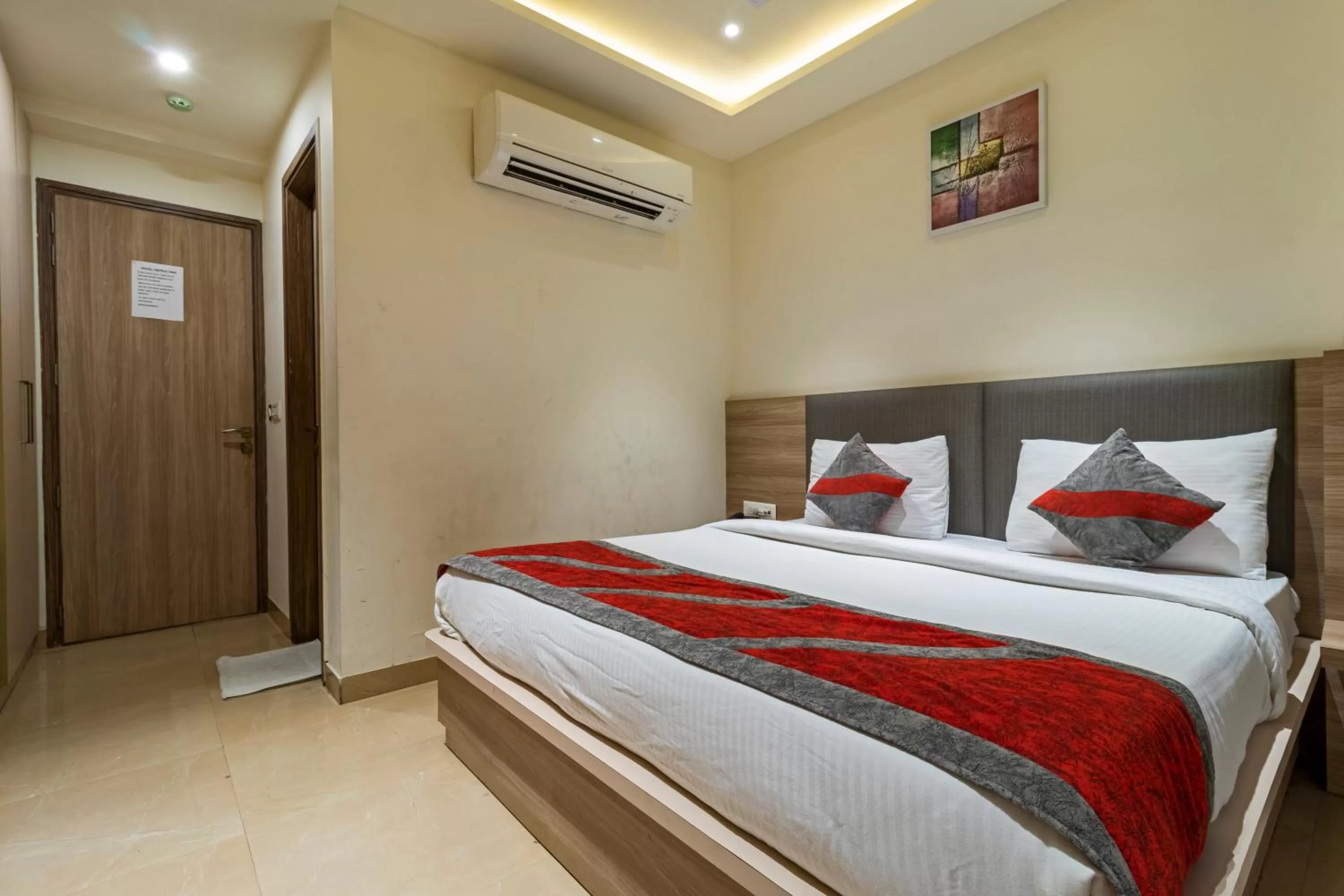 Bedroom, Bed in Hotel Tripple Tree - Near Ganga Ram & BLK Hospital - Karol Bagh